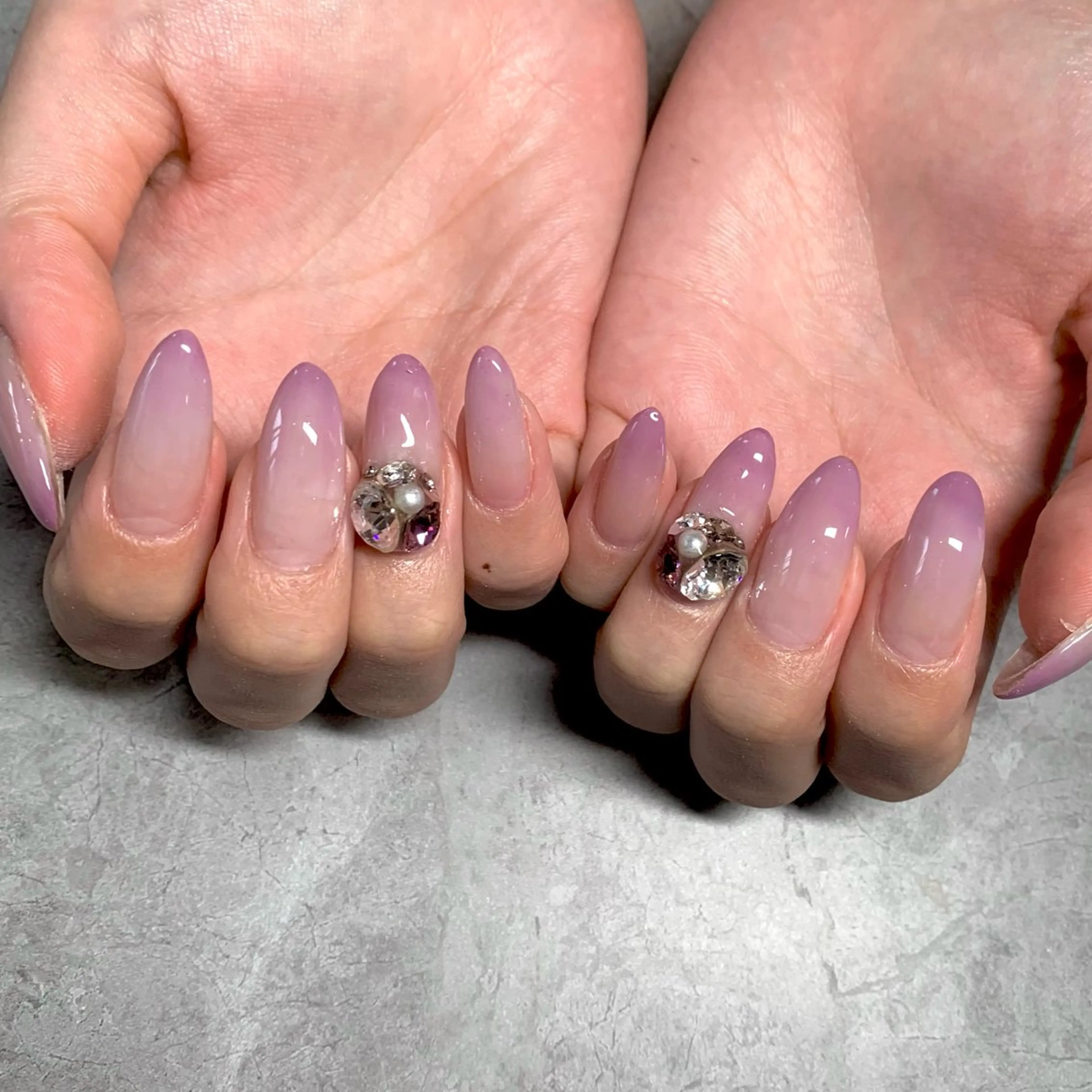 ネイル グラデーション キラキラネイル ハンドネイル Nail Salon Lillion【リリオン】所属・lillion karenのネイルデザイン