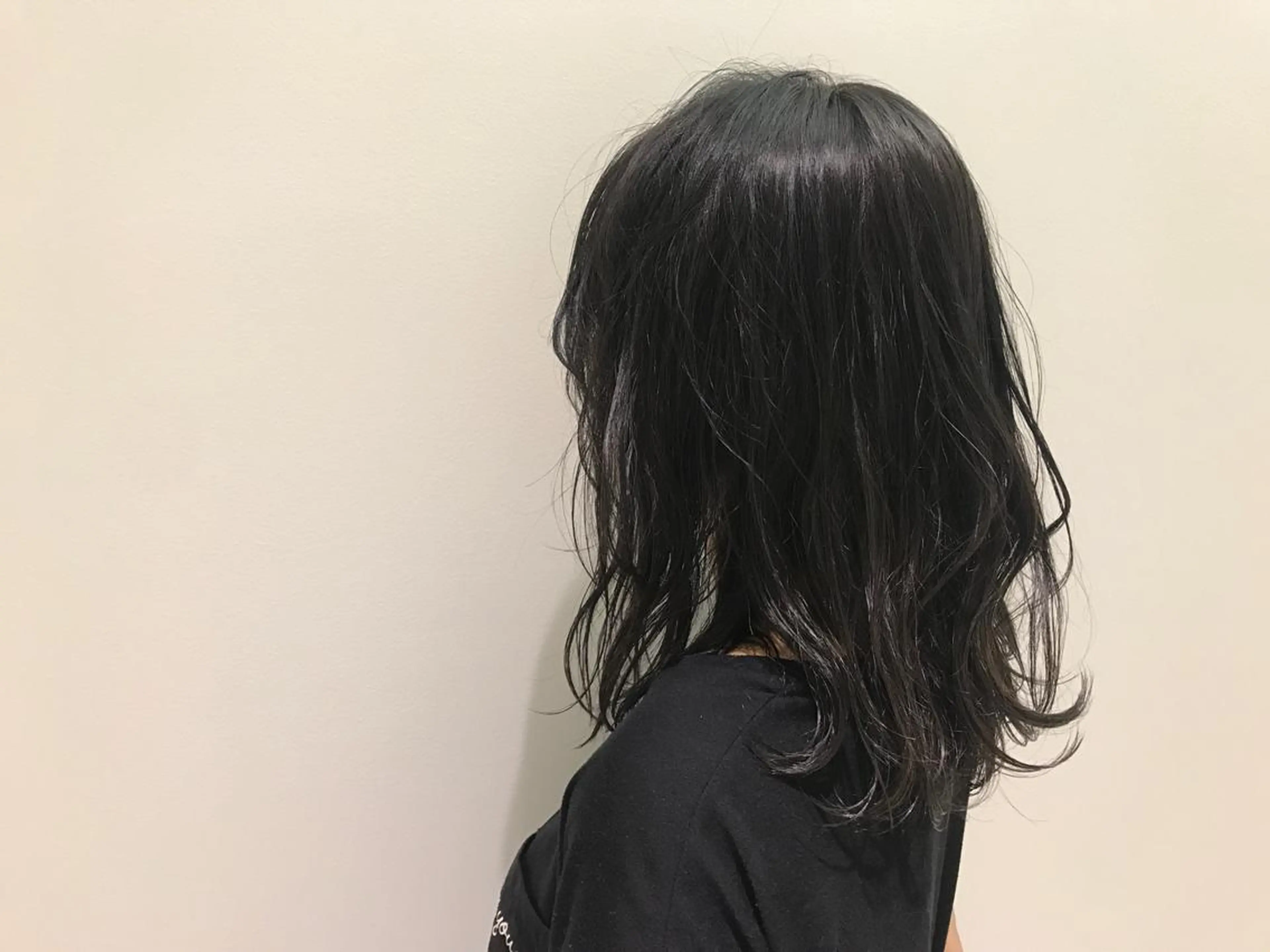 セミロング カラー 黒髪 透明感カラー MASHU所属・鳥越 一希のヘアスタイル