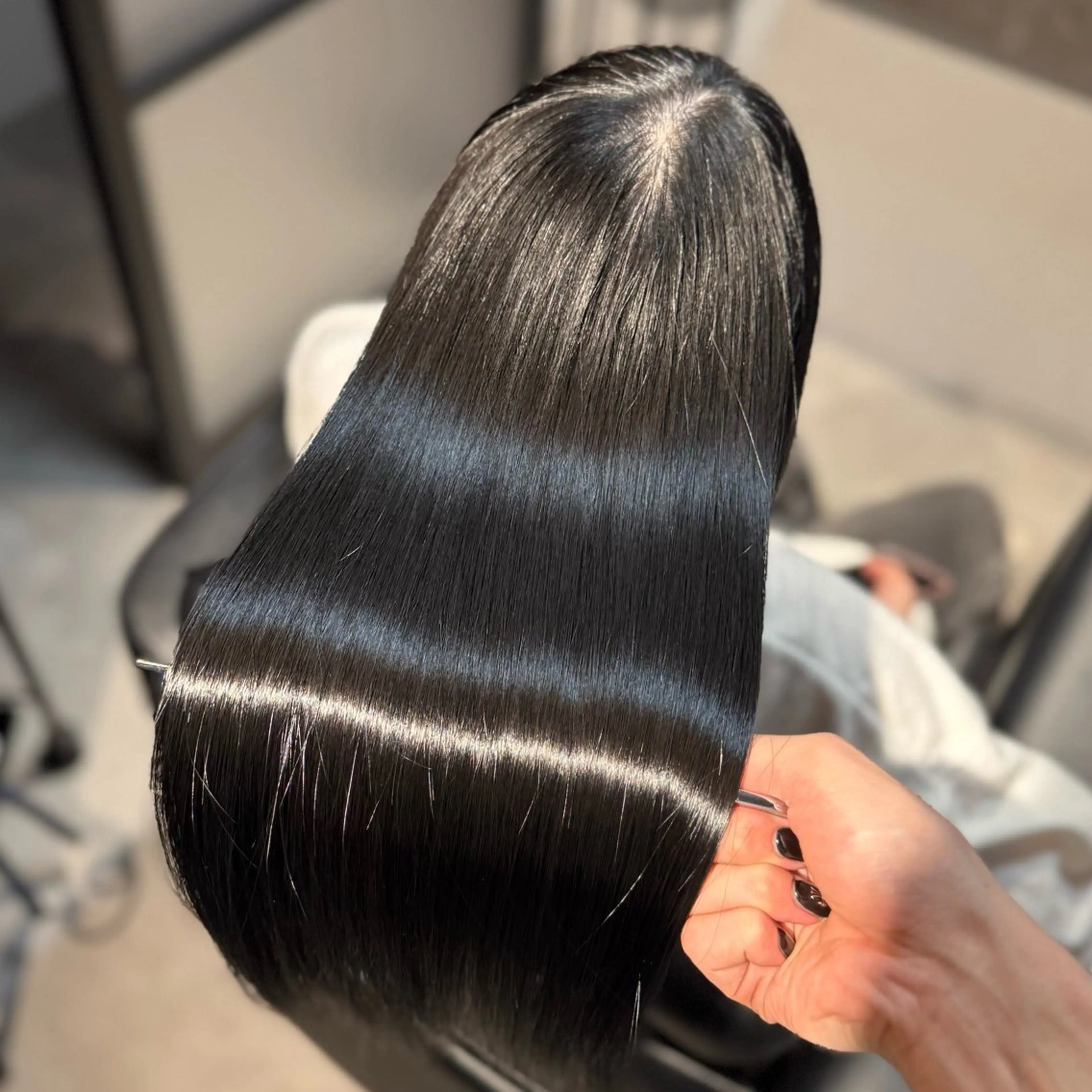 ロング カラー 黒髪 透明感カラー グレージュ オリーブカラー 髪質改善 ヘアカラー トリートメント ブリーチなし Ⅰ 髪質改善カラーのヘアスタイル