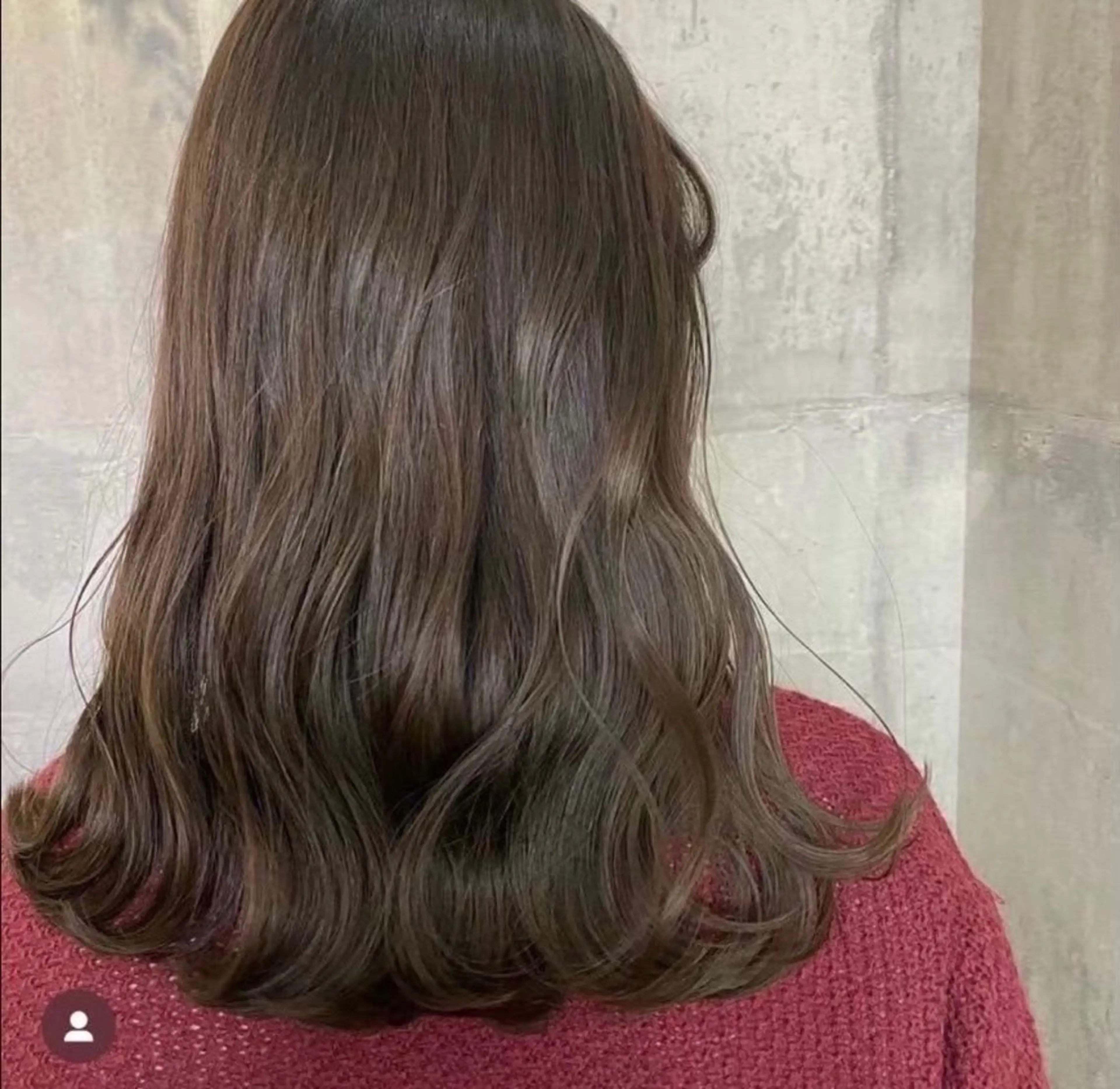 セミロング 魚谷 綾渚のヘアスタイル