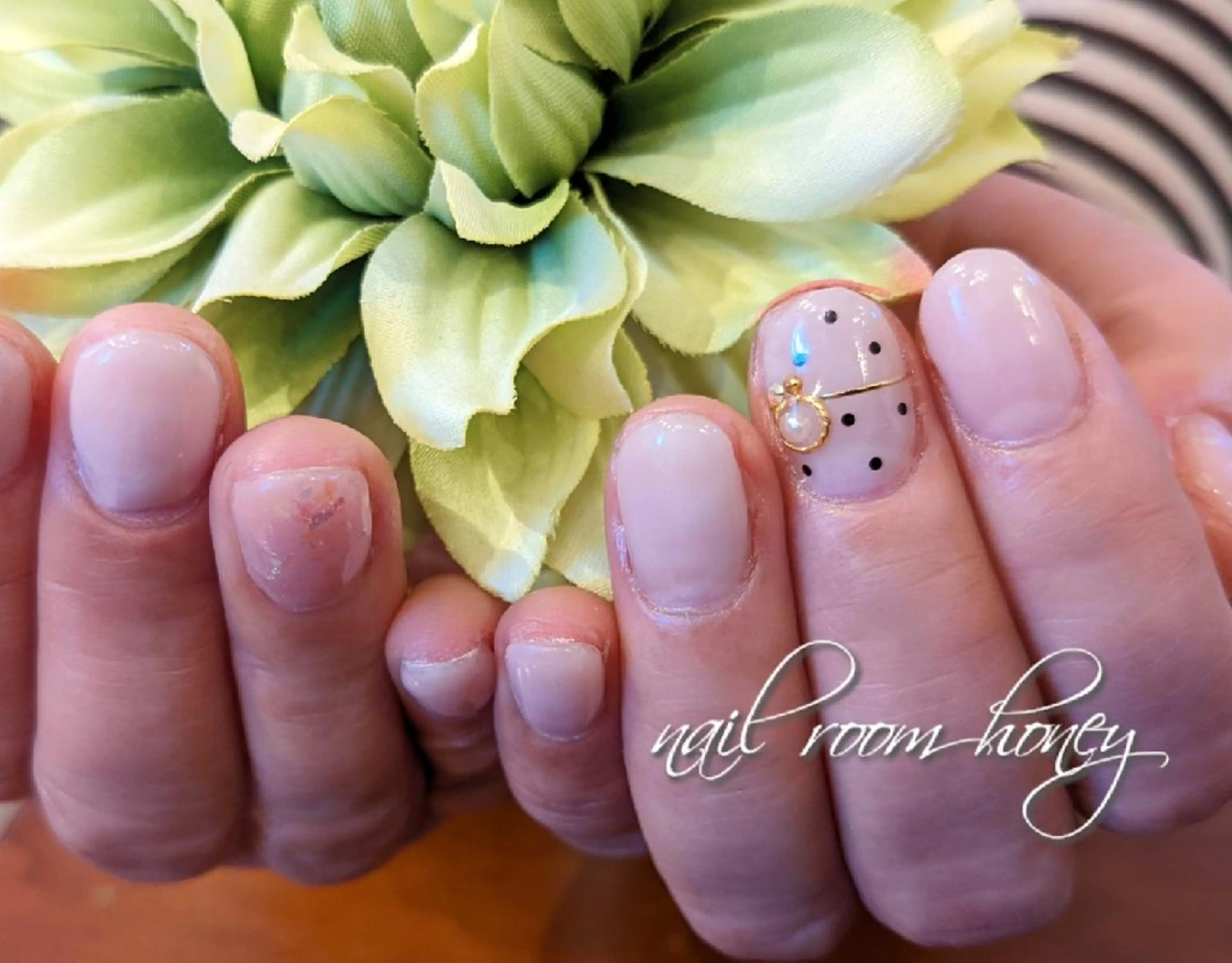 ネイル ドット nail room  honeyのネイルデザイン