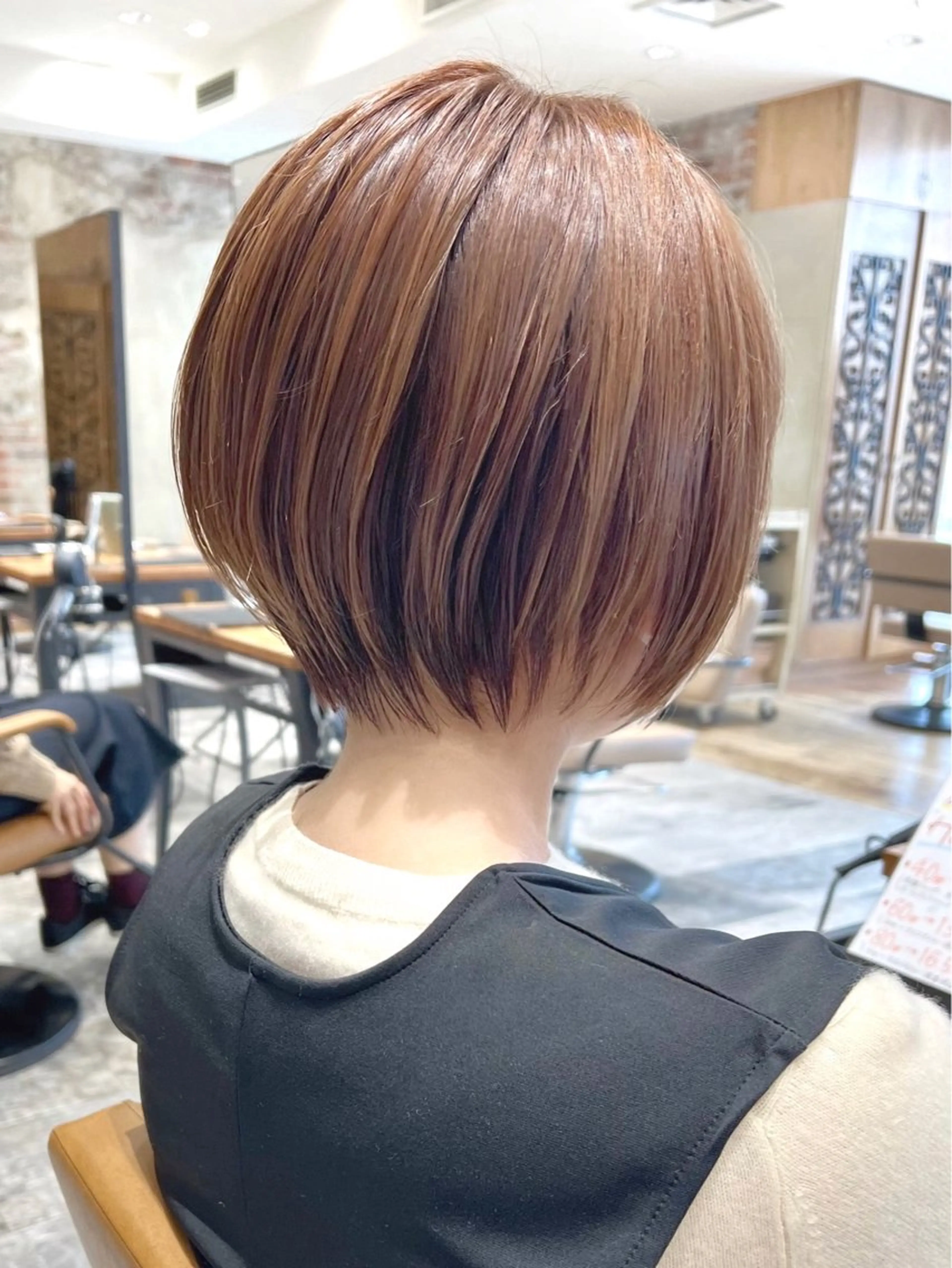 ショート カラー カット ヘアカラー トリートメント 💍新宿ショート 💍岩田莉奈のヘアスタイル