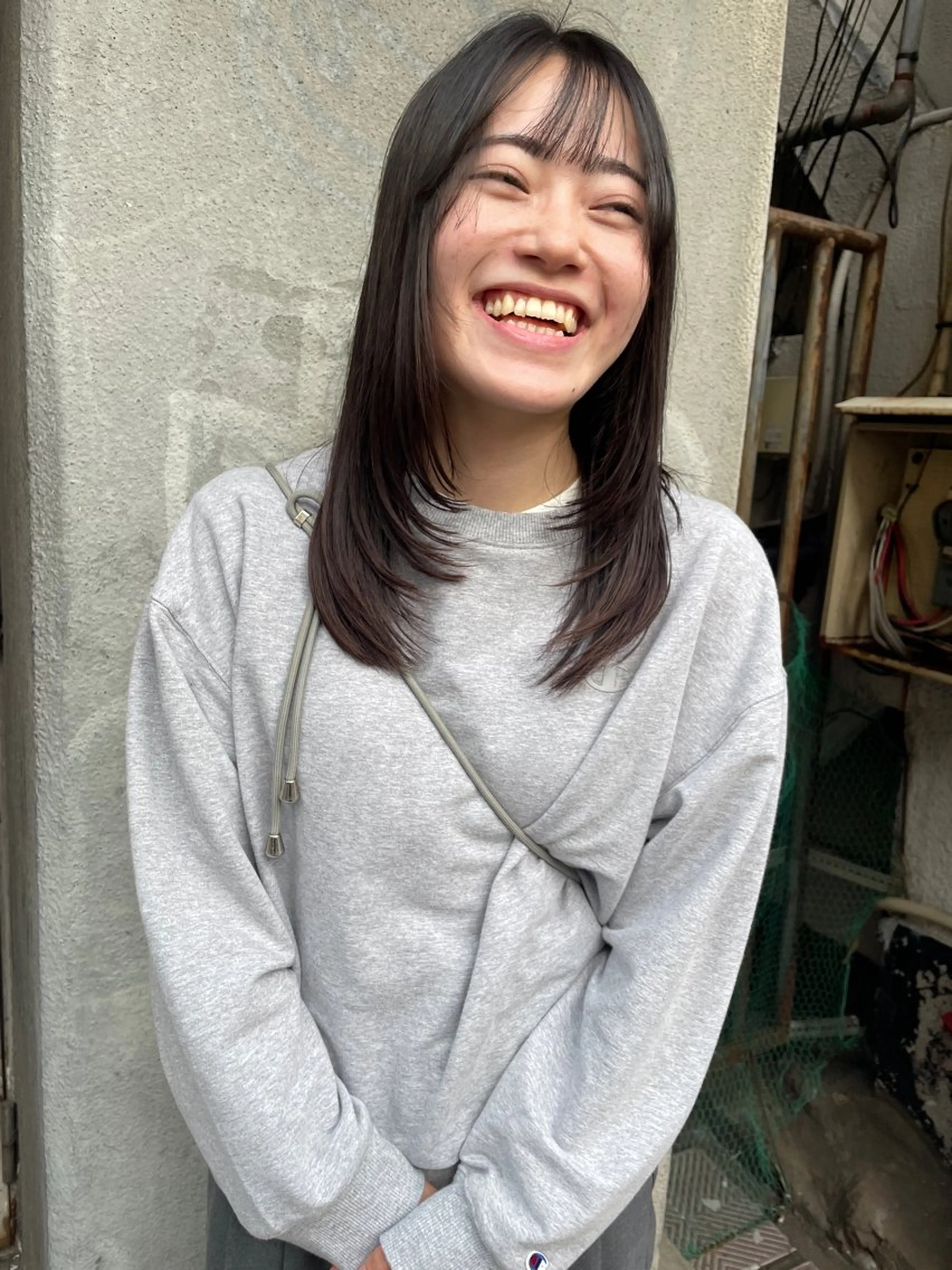 セミロング レイヤーカット カット 縮毛矯正 トリートメント さの あやねのヘアスタイル