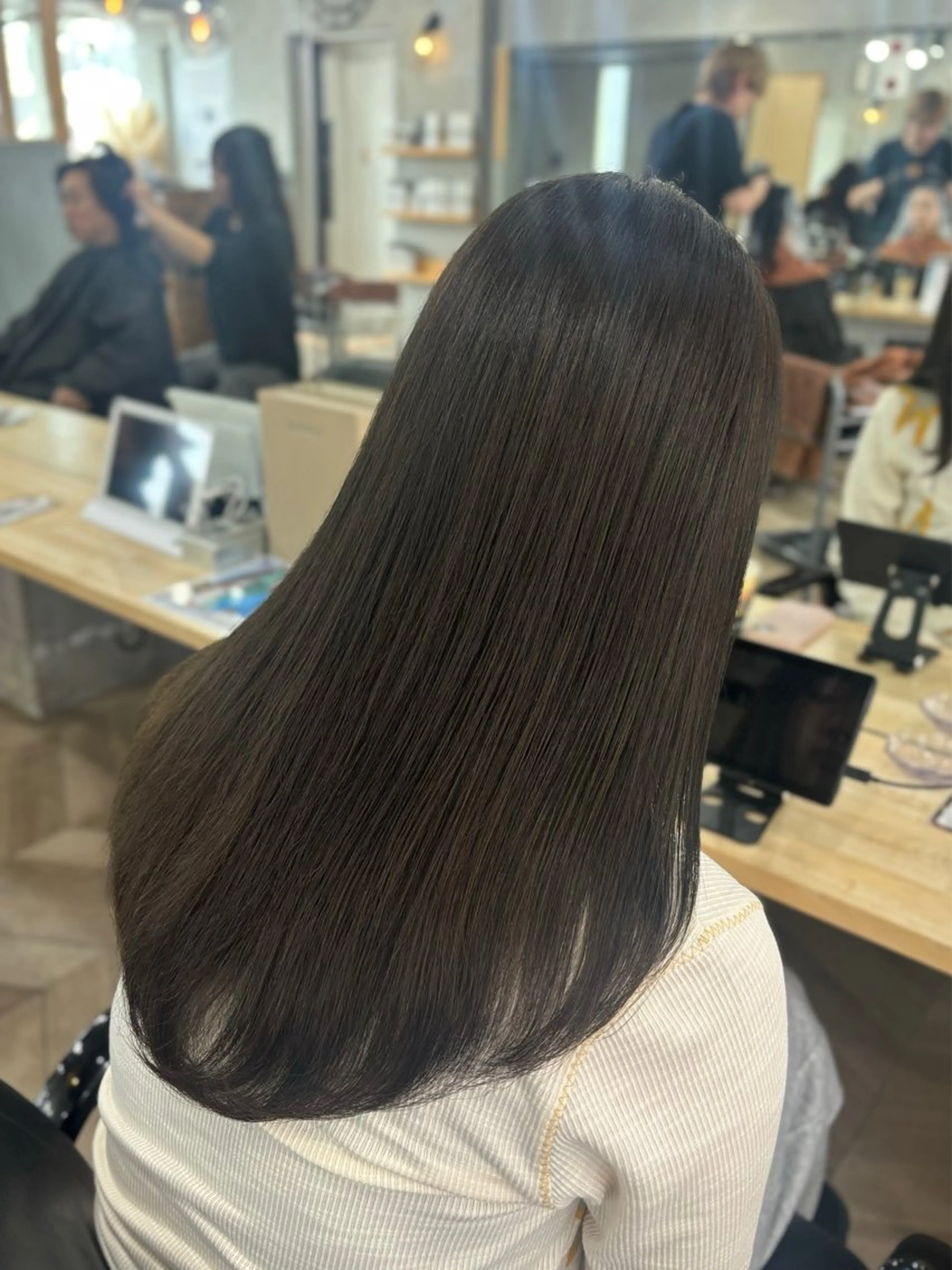 セミロング カラー angelica難波 Hinaのヘアスタイル