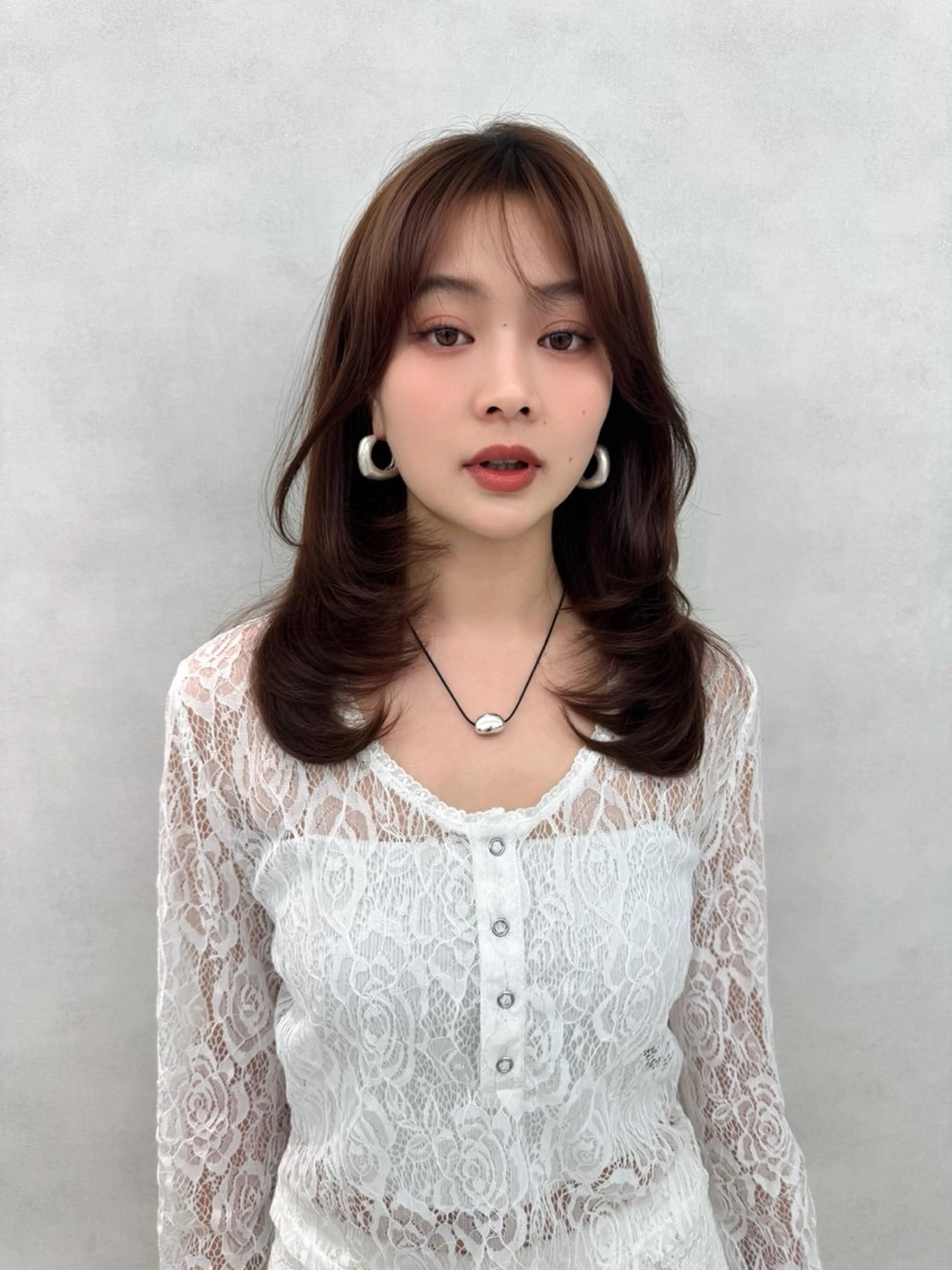 ロング 顔周りカット レイヤーカット 小顔カット カット ヘアカラー トリートメント 韓国風レイヤー/ 髪質改善/しんやのヘアスタイル