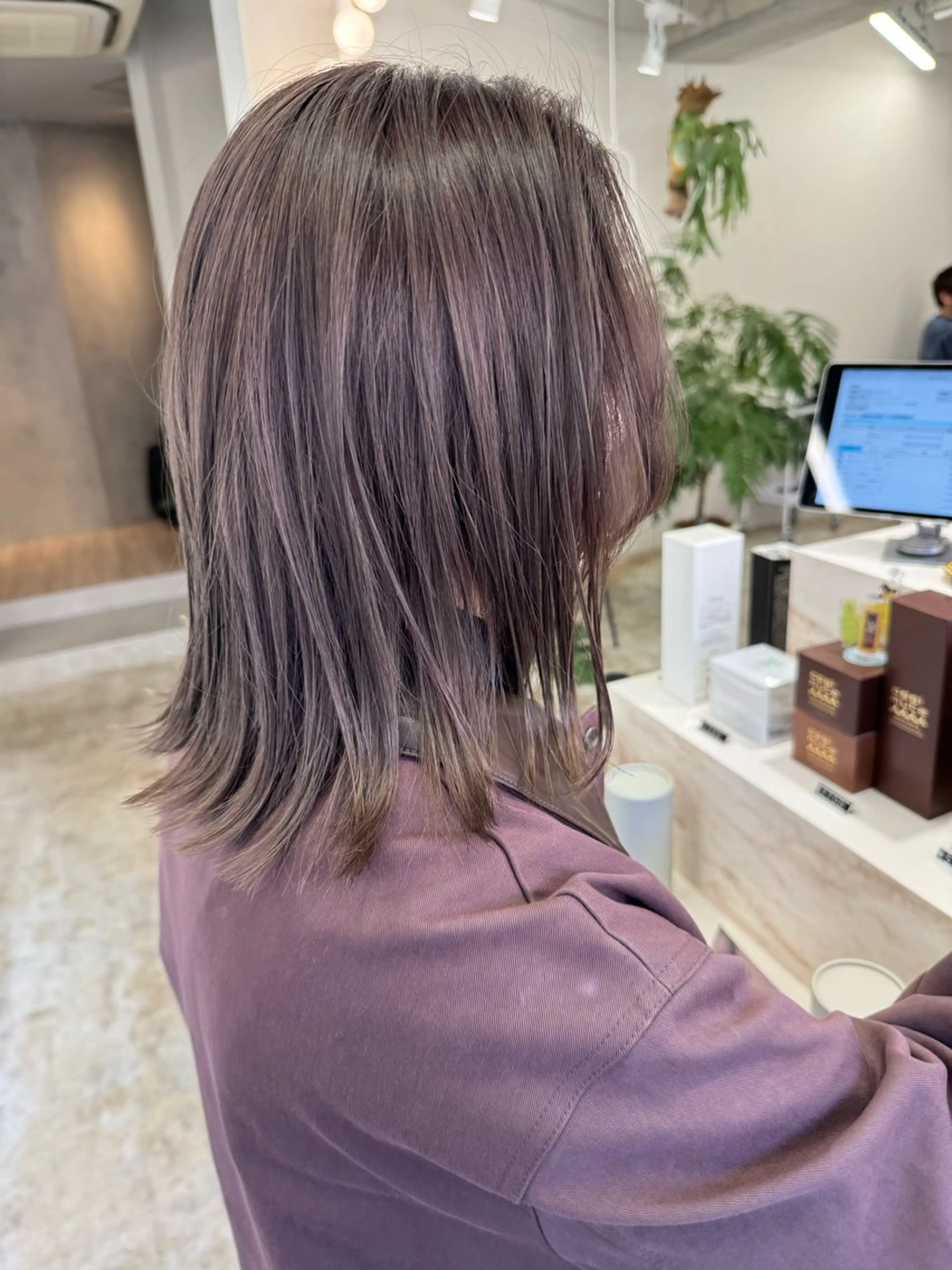 セミロング ena 縮毛矯正×髪質改善のヘアスタイル