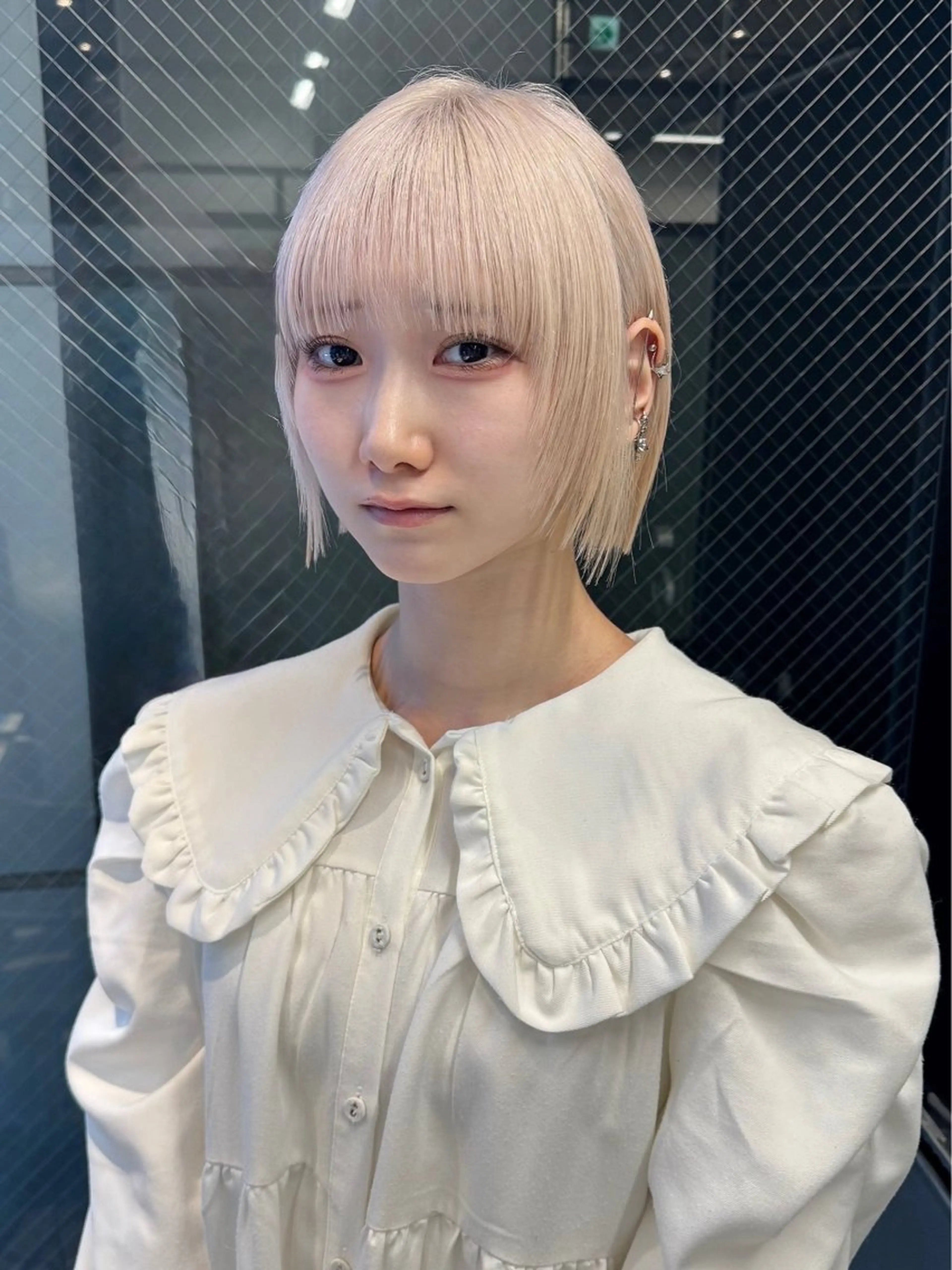 ショート カラー ボブレイヤー ブロンド ホワイトブロンド ボブ レイヤーカット カット トリートメント レイヤーカット/韓国 艶カラー🪄REN.のヘアスタイル