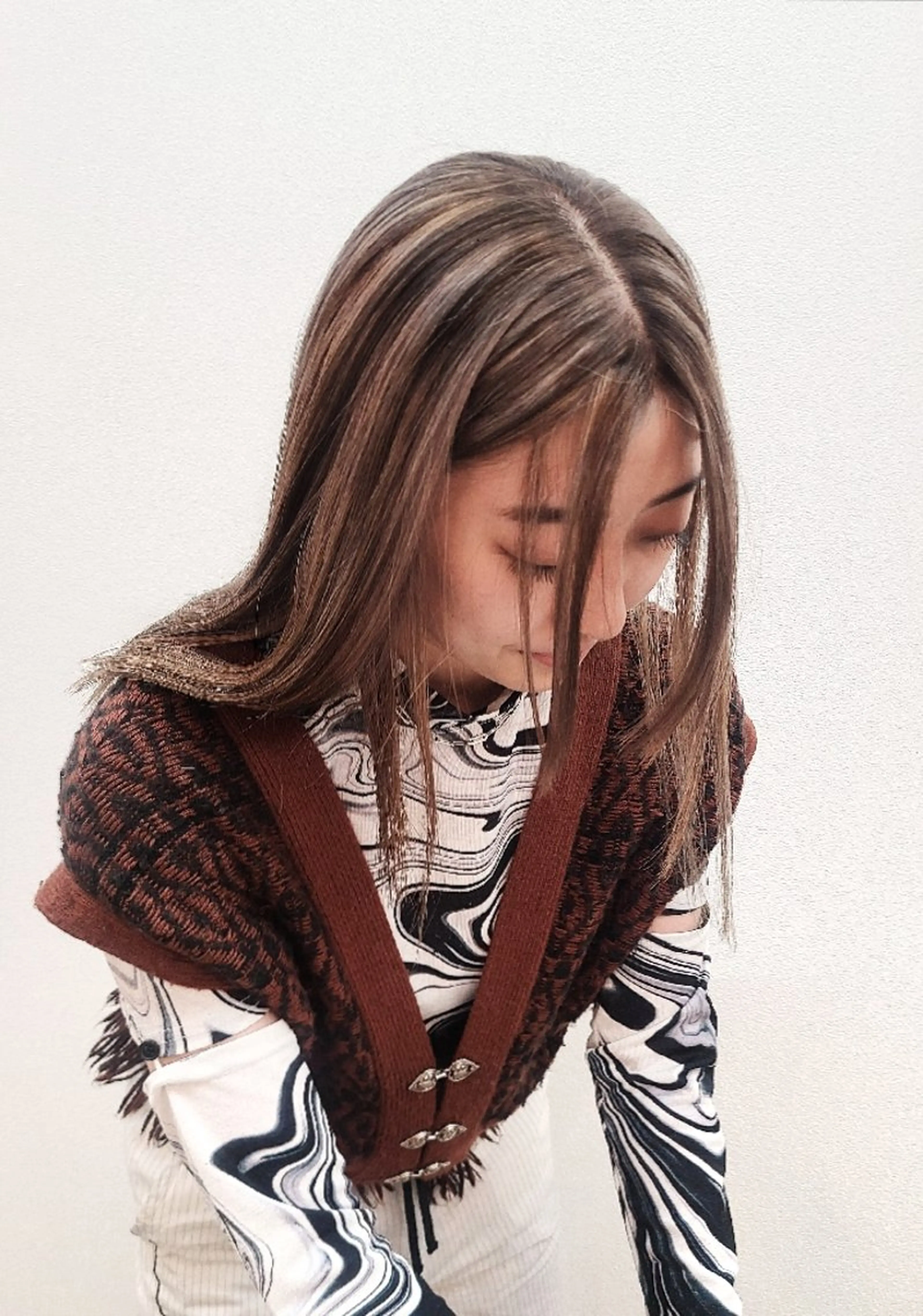 カラー ロング ブリーチ ハイライトカラー ハイトーンカラー ハイライト 髪質改善 yolo.所属・夜特化型ヘアサロン 𓃱yolo.タナベのヘアスタイル