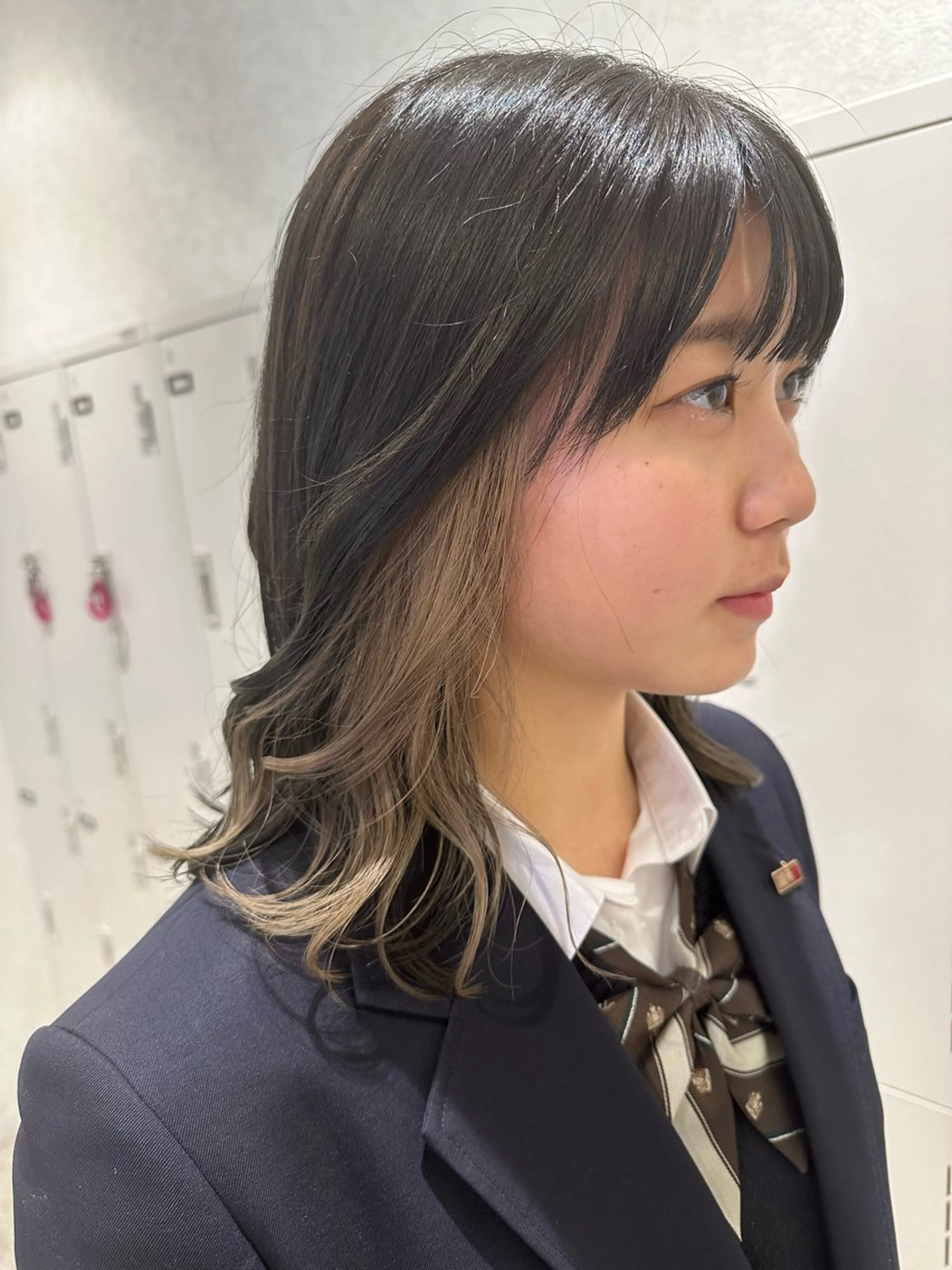 セミロング ミサキ￤暖色￤ブ リーチ￤カラーリストのヘアスタイル