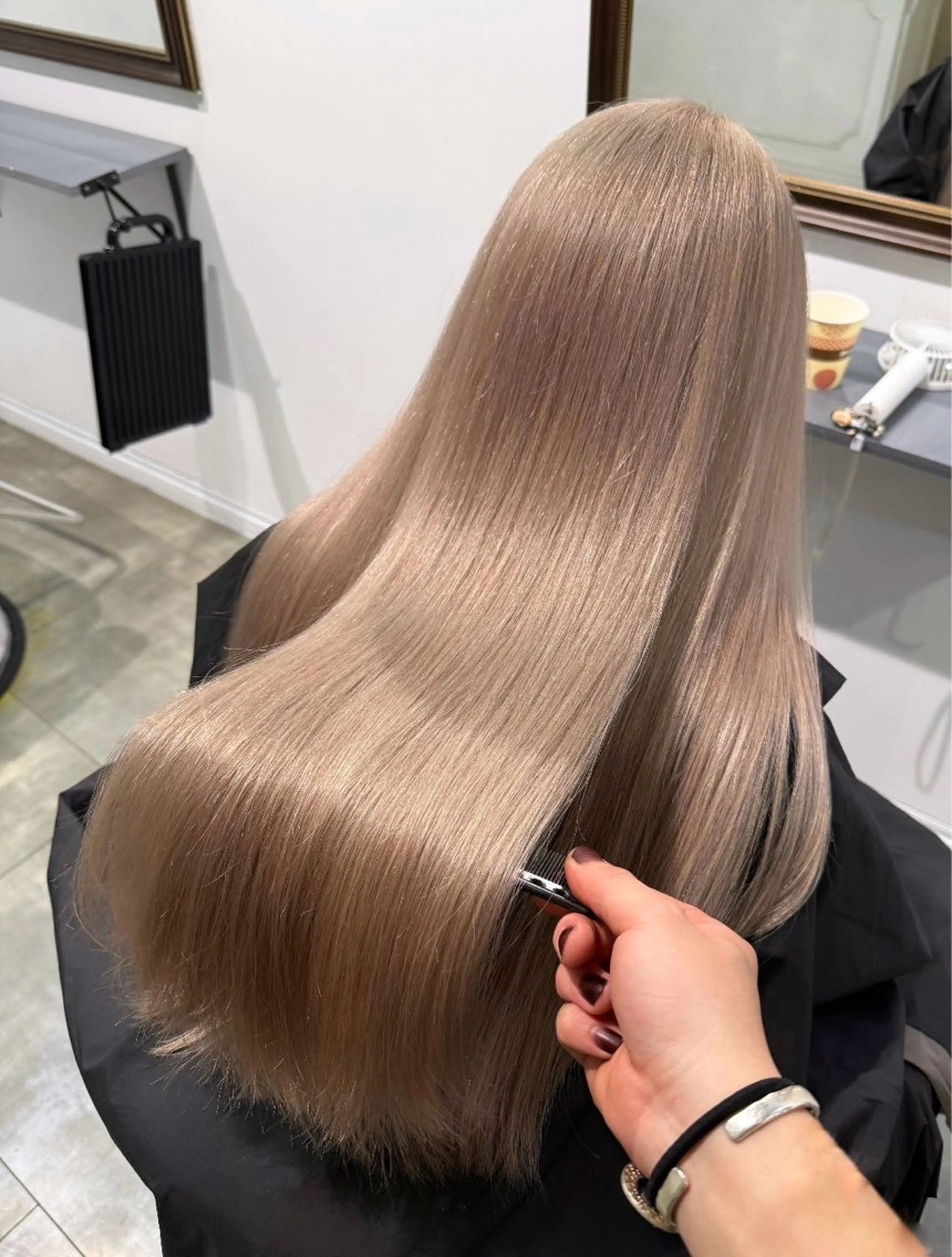 【カット込みでこの価格❣️】ブリーチのダブルカラー🌈オンカラー🌈もセットで高純度クイックトリートメントサービス✨の写真