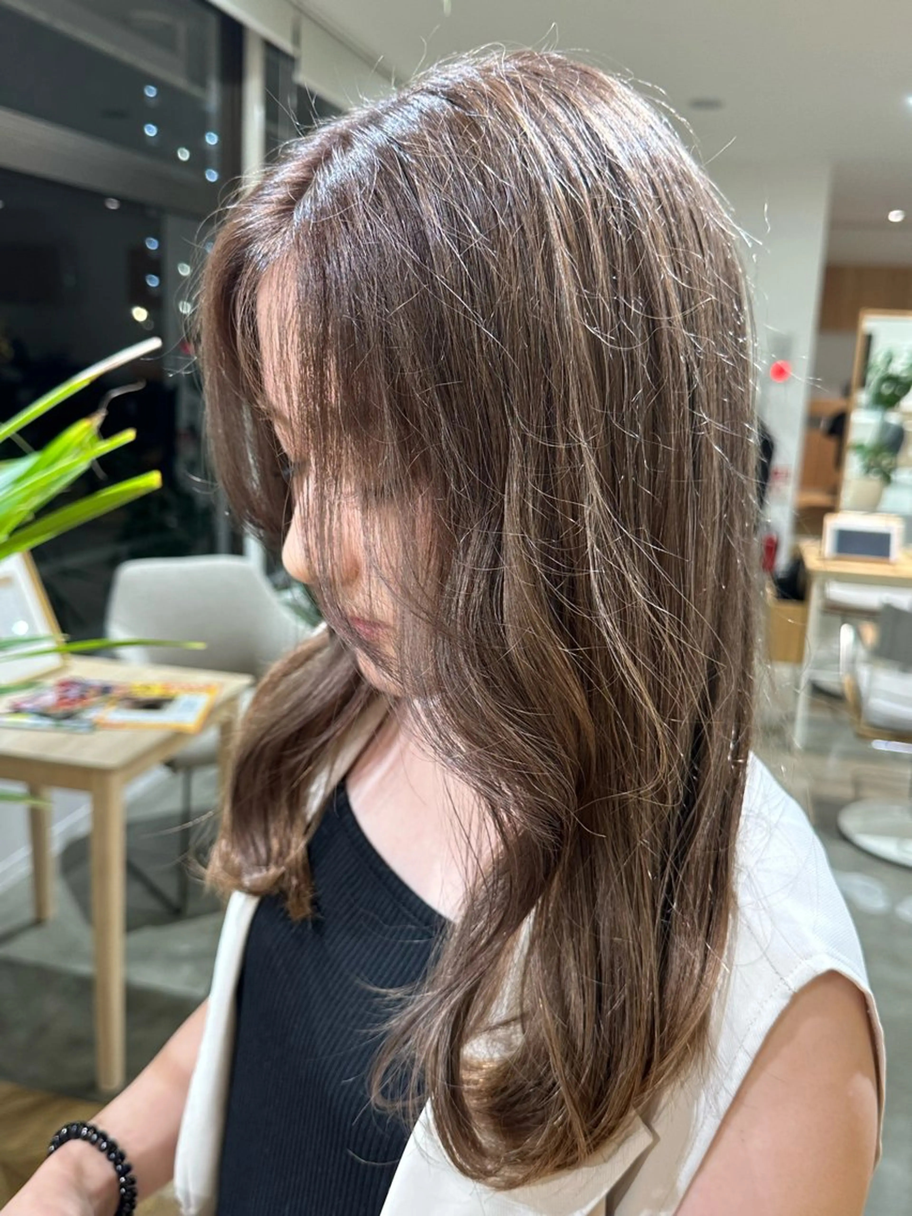 ロング カラー グレージュ 【yate'】 Noanのヘアスタイル