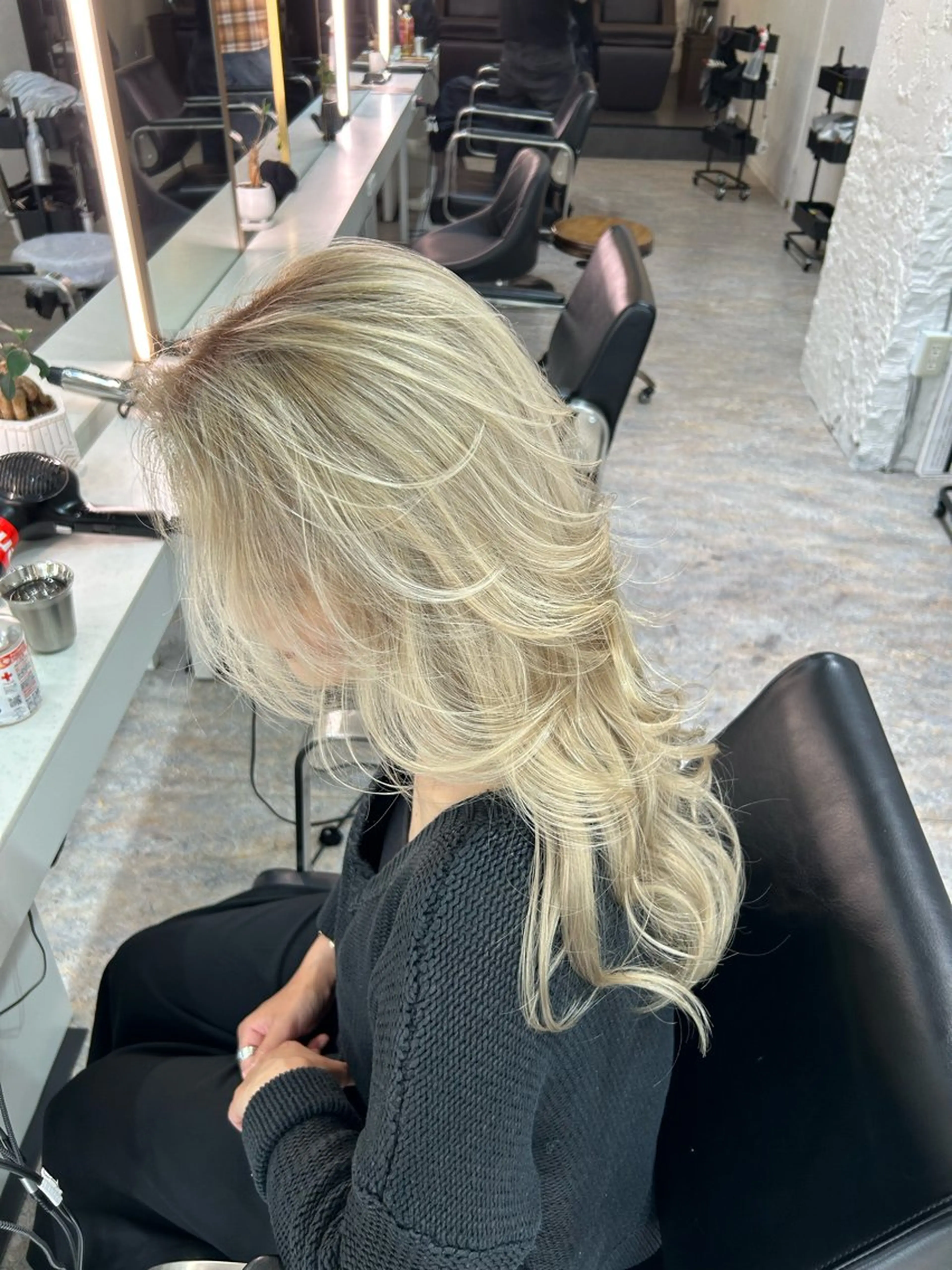 セミロング カラー ハイライトカラー ハイライト カット ヘアカラー トリートメント レイヤーカット BLend 渋谷のヘアスタイル