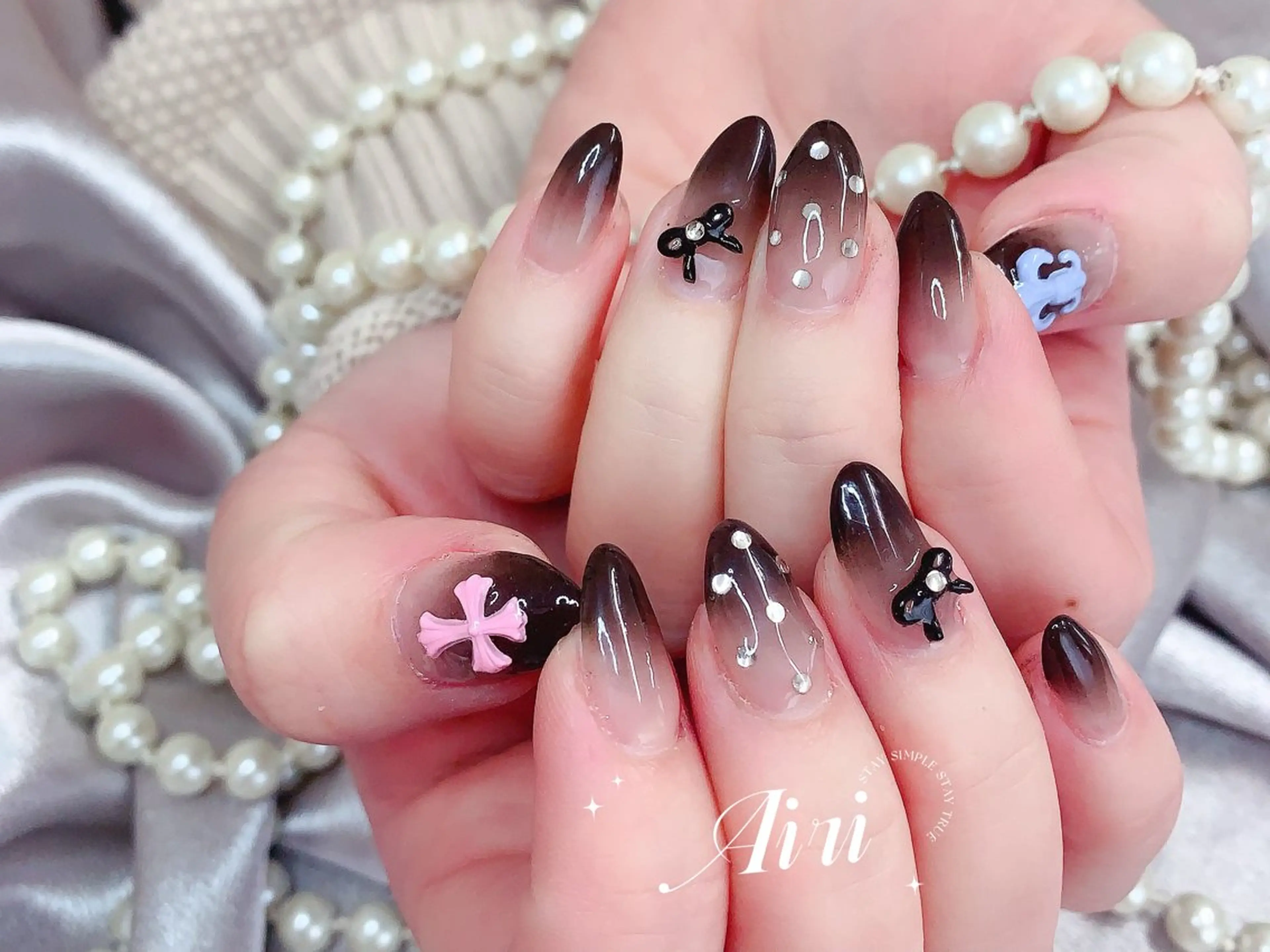 ネイル ハンドネイル ネイルサロンAiri 長さ出し·シンプルのネイルデザイン