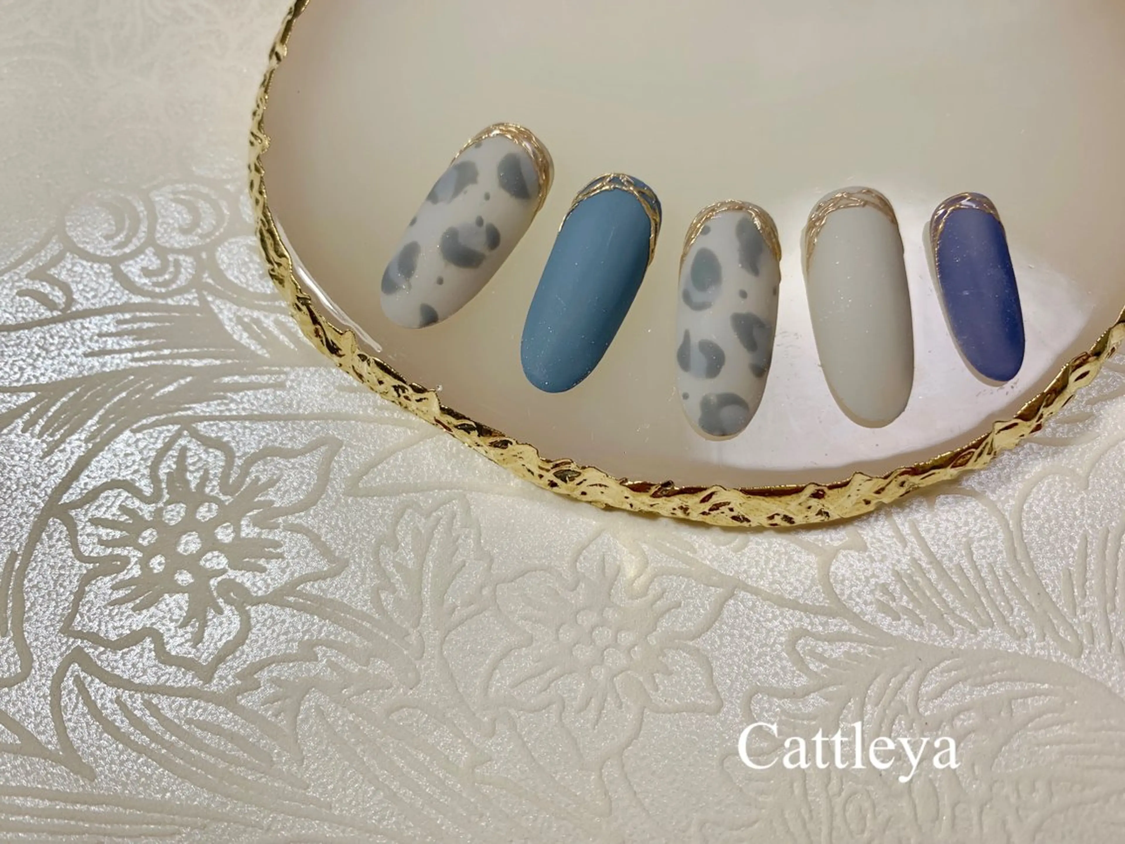 ネイル アニマル柄 マットネイル ハンドネイル Cattleya カトレアのネイルデザイン