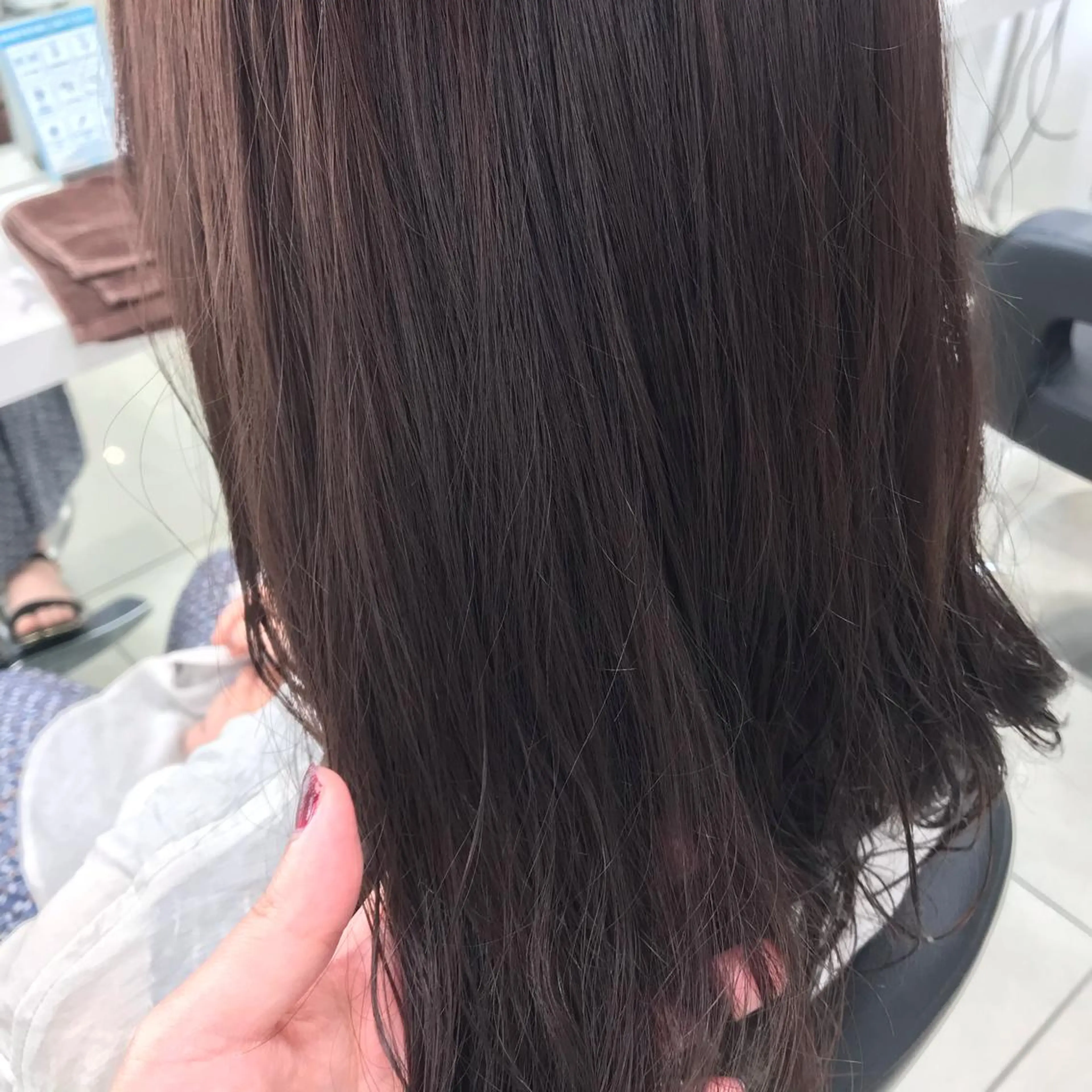 セミロング カラー 透明感カラー グレージュ イルミナカラー ラベンダーカラー ラベンダーグレージュ カット ヘアカラー トリートメント 暖色カラー🌹 中山由梨のヘアスタイル