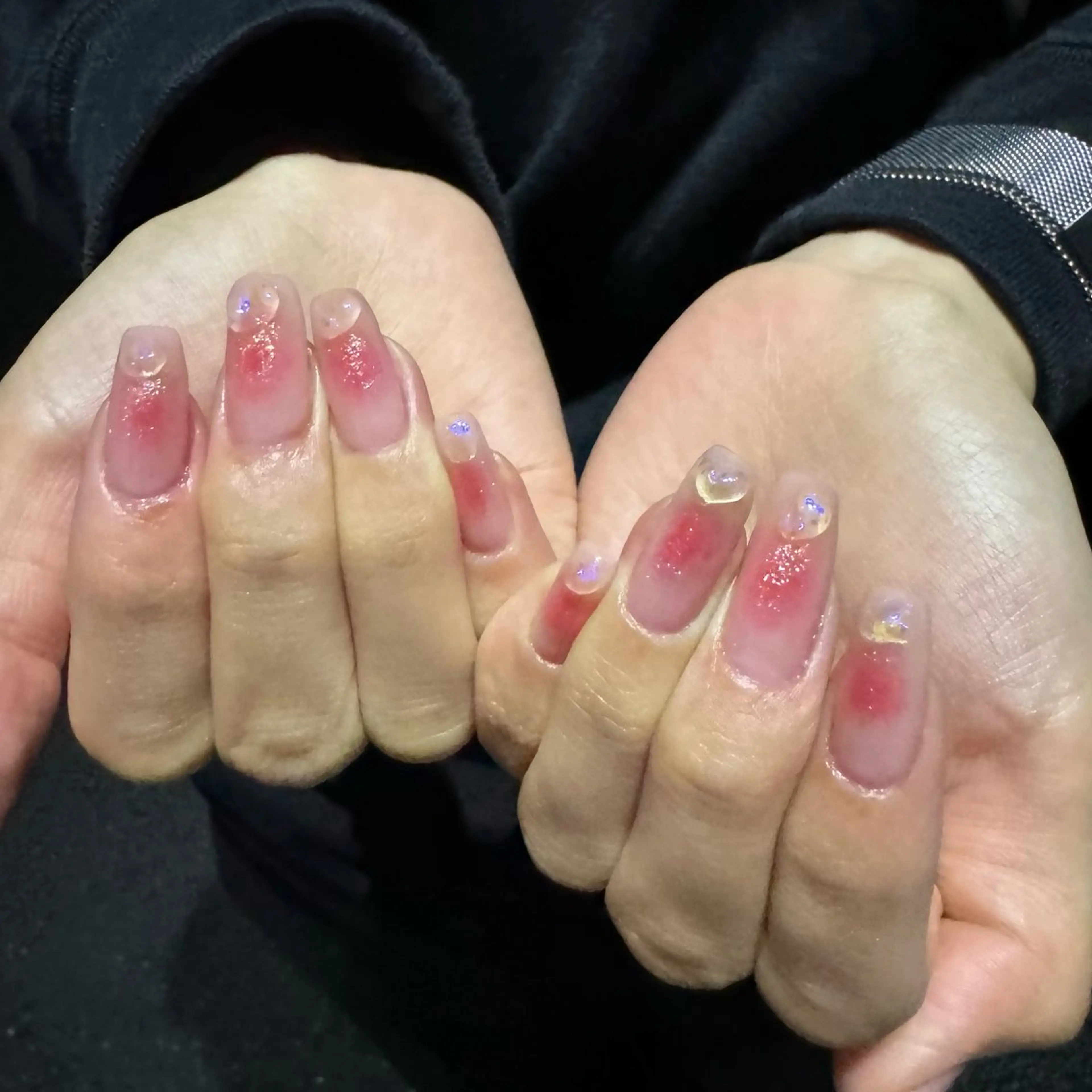 ネイル チークネイル 氷ネイル・うるうるネイル キラキラネイル ワンホンネイル Nail Sant Esperanza by SALON DE やす所属・Sant Esperanzaのネイルデザイン