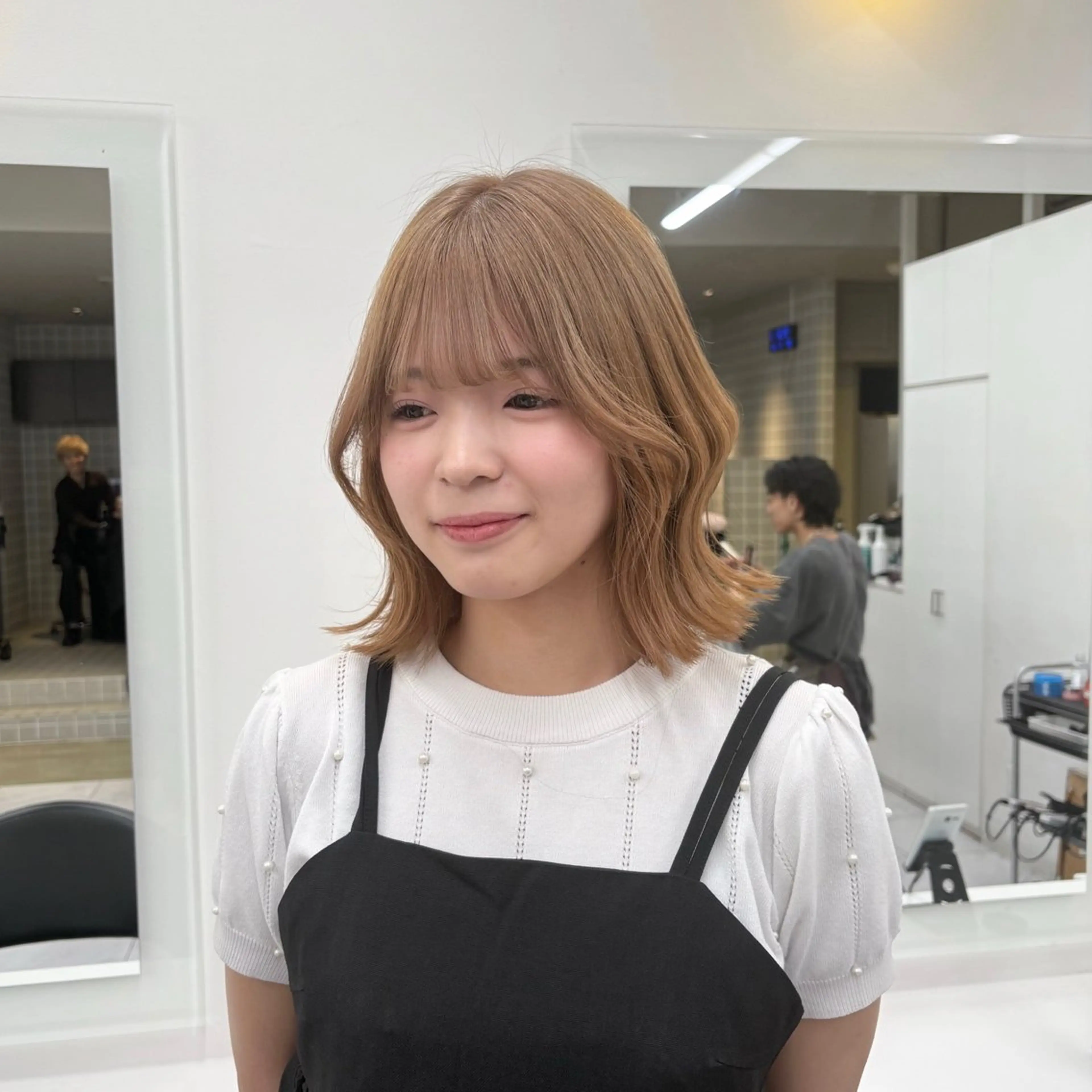 カラー ヘアカラー トリートメント ベージュ／ピンク【く すみカラー】レイヤーのヘアスタイル