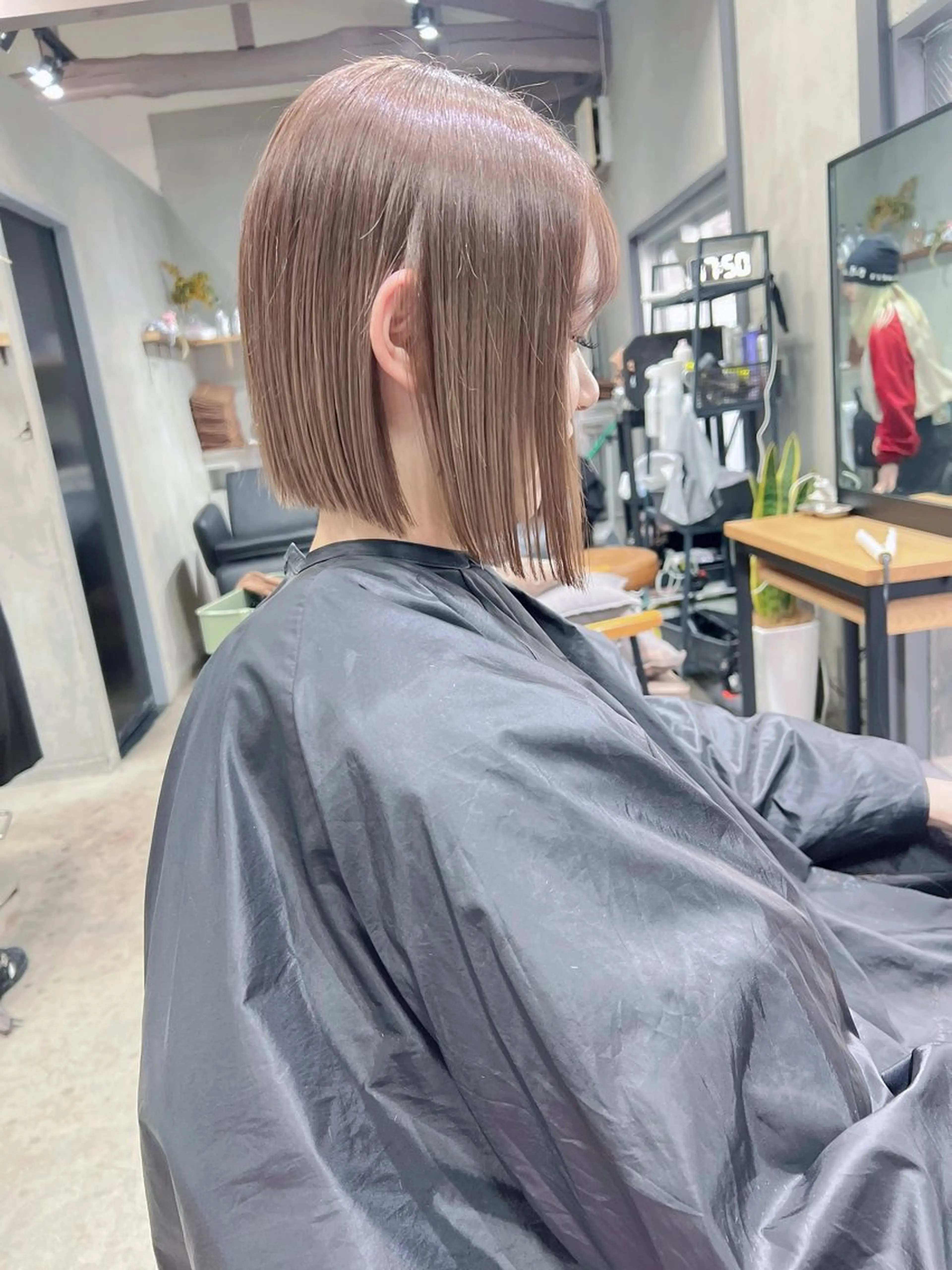 ショート カラー ベージュカラー ボブ カット ヘアカラー ユ イのヘアスタイル