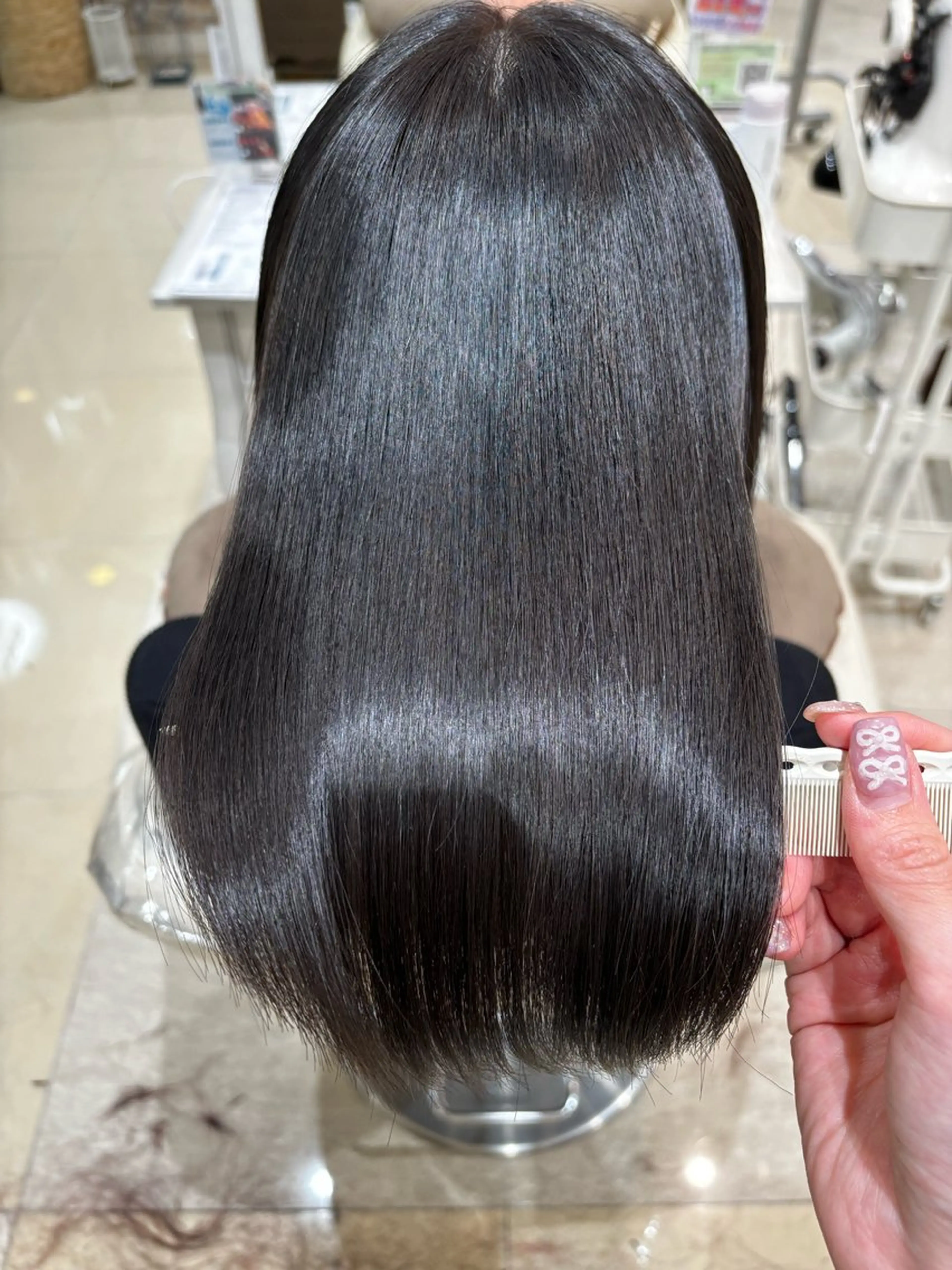 セミロング 縮毛矯正 ぷっつりボブ🫧 タケウチアミのヘアスタイル