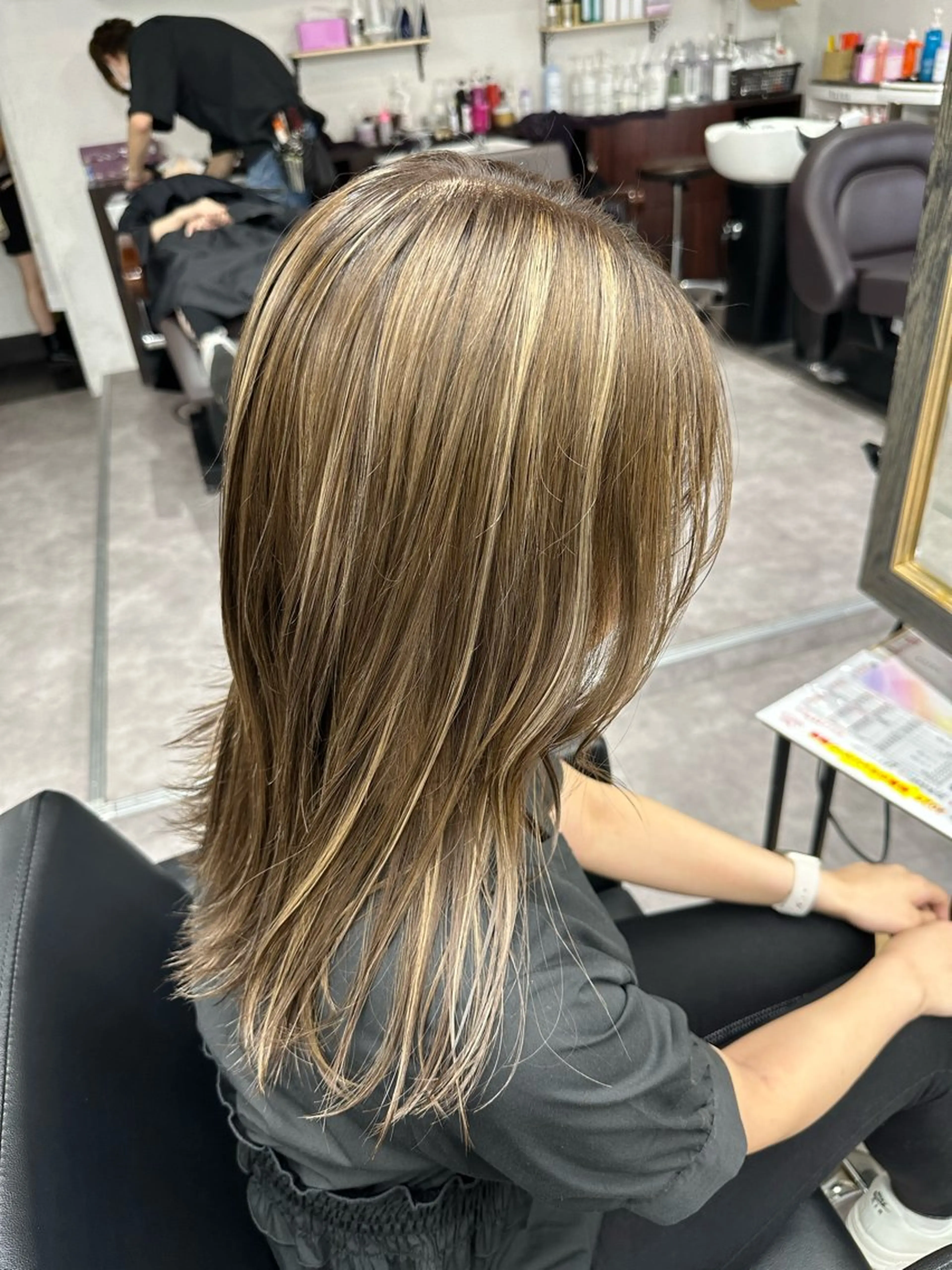 セミロング カラー ヘアアレンジ ヘアカラー トリートメント 久米 治仁のヘアスタイル