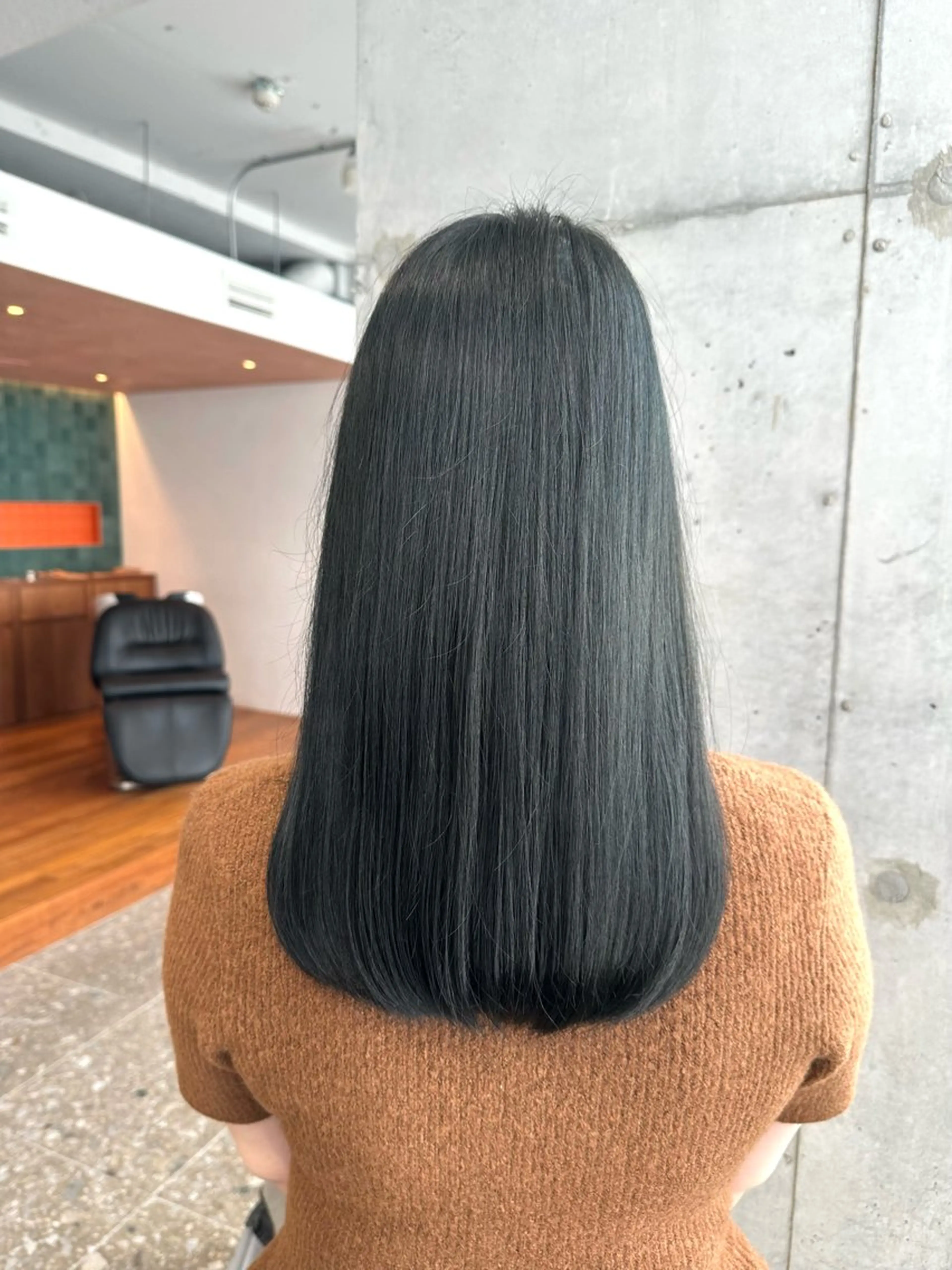 セミロング ヘアカラー トリートメント 金澤 花のヘアスタイル