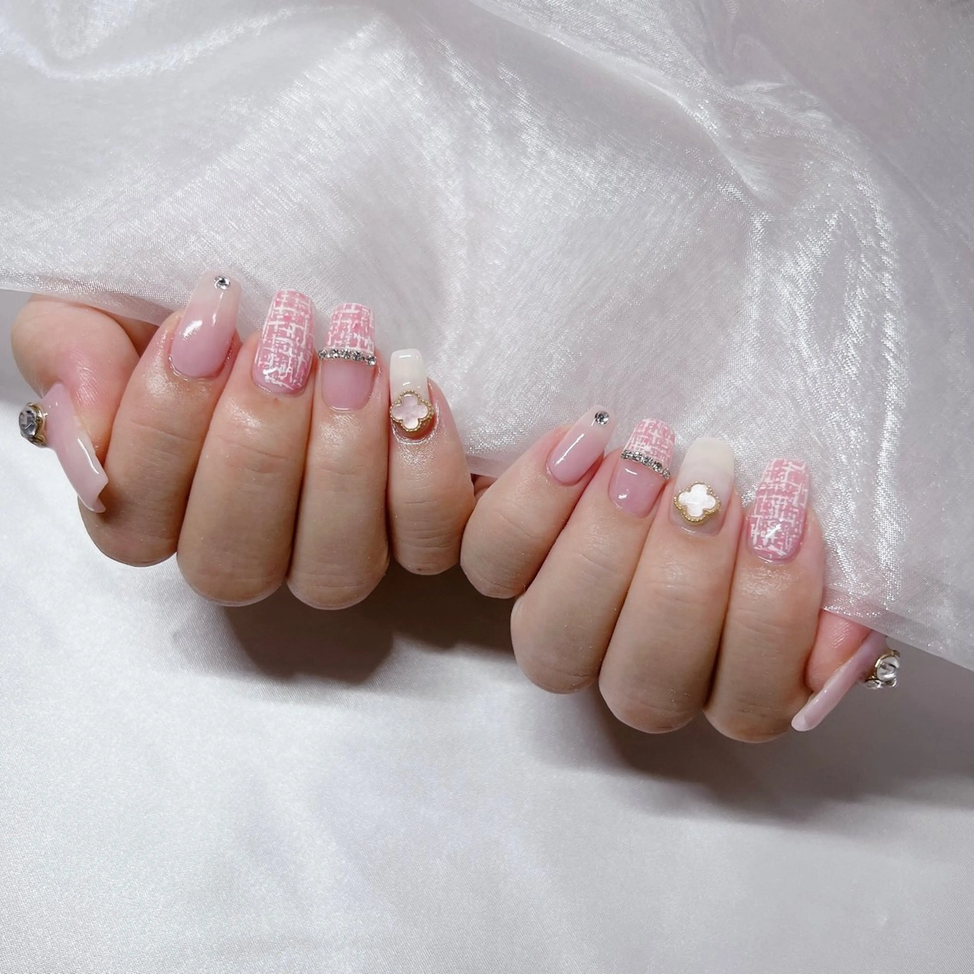 ネイル ジェルネイル 韓国ネイル マグネットネイル 持ち込み ニュアンスネイル -nail salon-Reward所属・nail salon Rewardのネイルデザイン