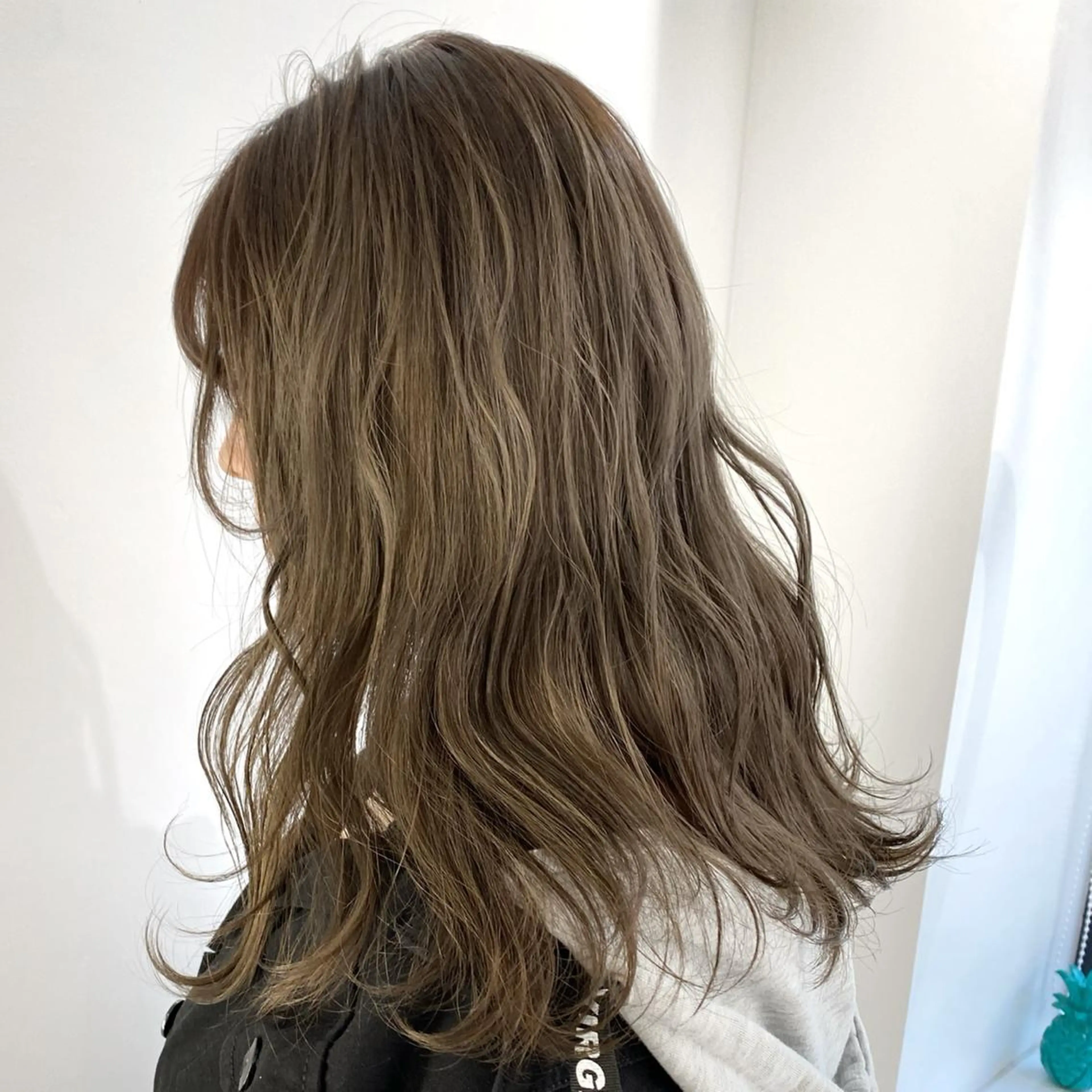 セミロング 韓国レイヤー/透明感 カラー🦋mioのヘアスタイル
