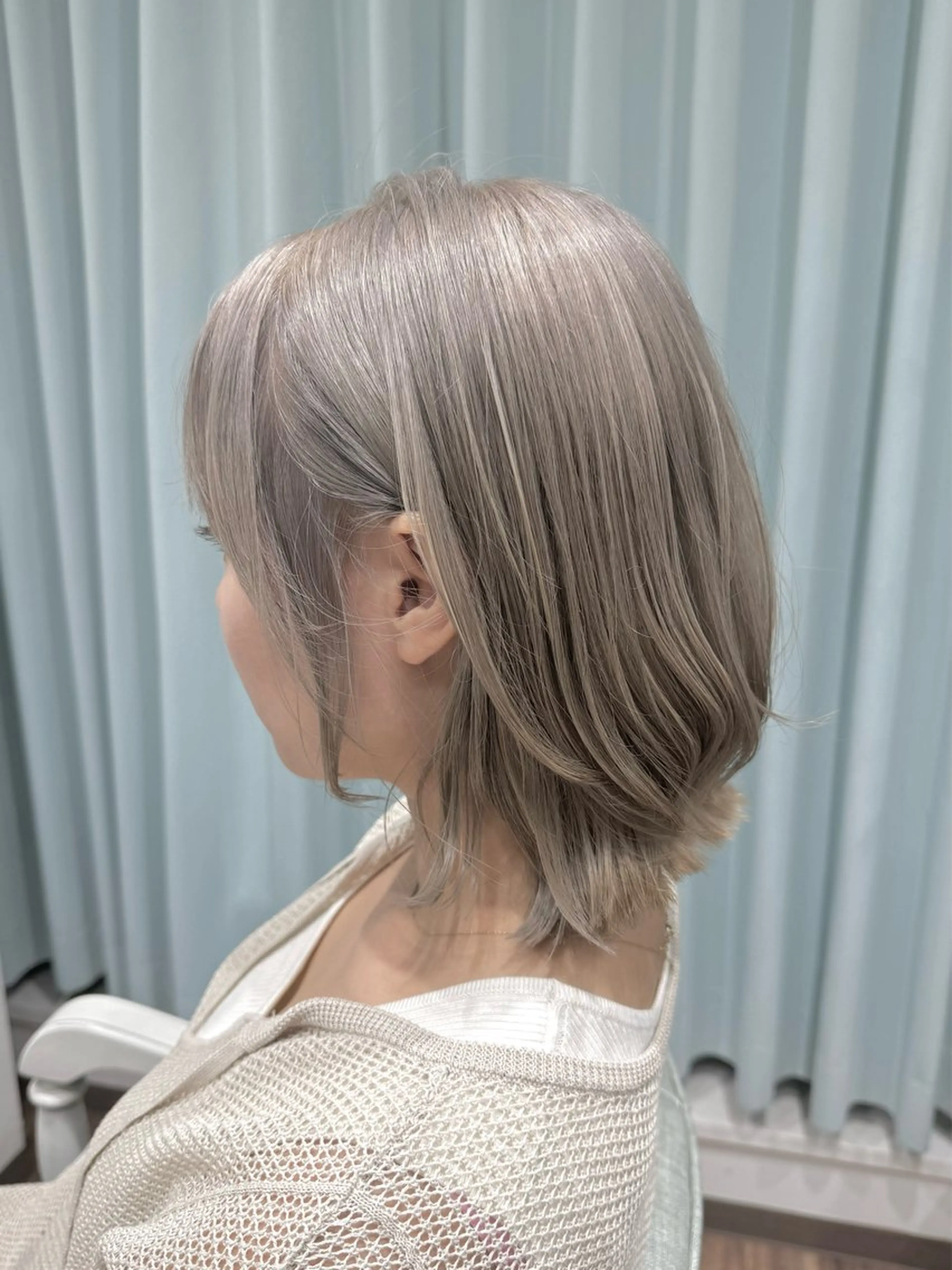 ショート カラー ベージュカラー ミルクティーベージュ ボブ くびれヘア ヘアカラー トリートメント ハイトーン/美髪矯正 /ボブ特化/SOMAのヘアスタイル