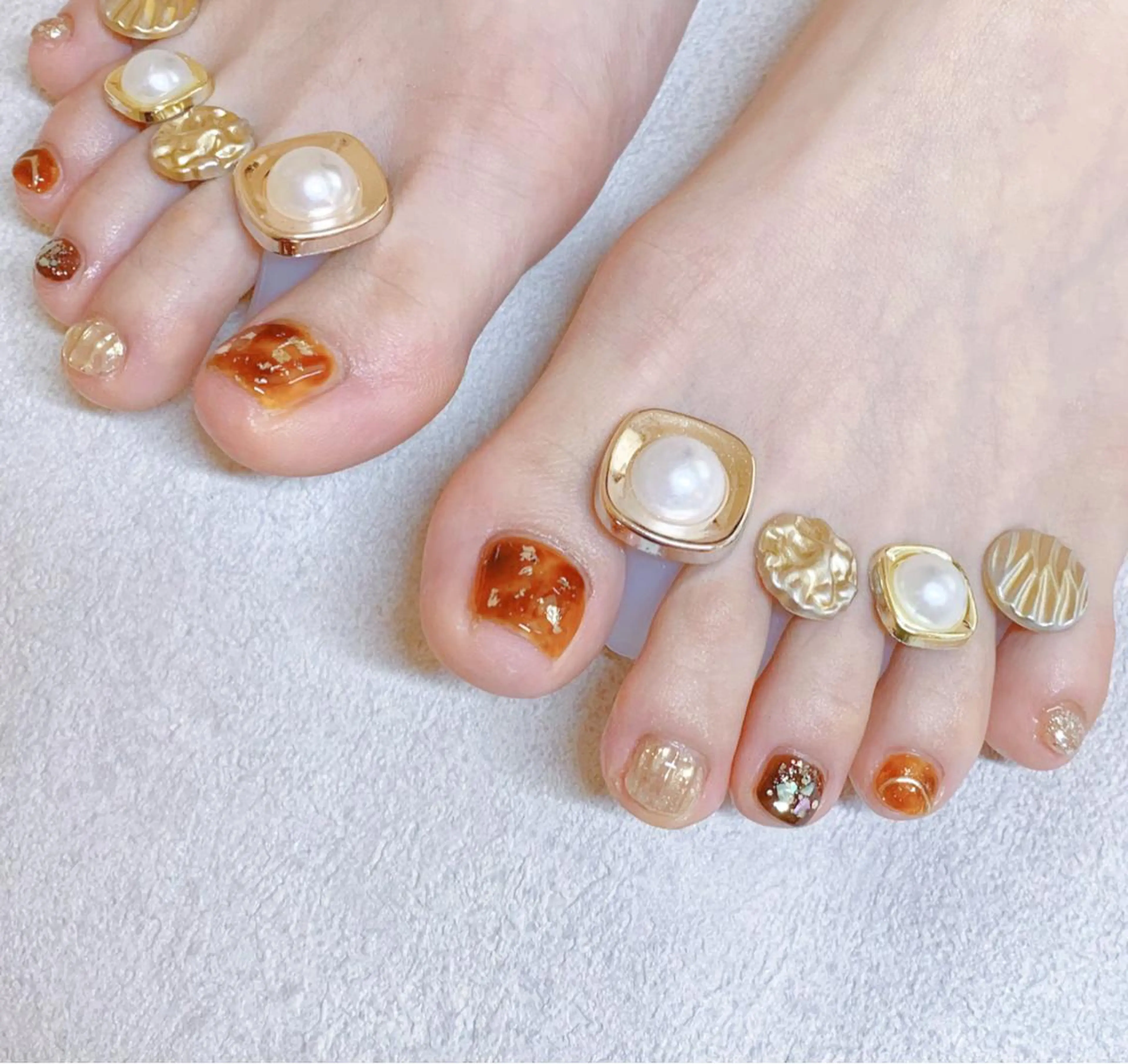 ネイル オーロラネイル フットネイル フレンチネイル ジェルネイル 韓国ネイル ハンドネイル ハンドケア 【ENサロン】 Rei🎀Nailのネイルデザイン