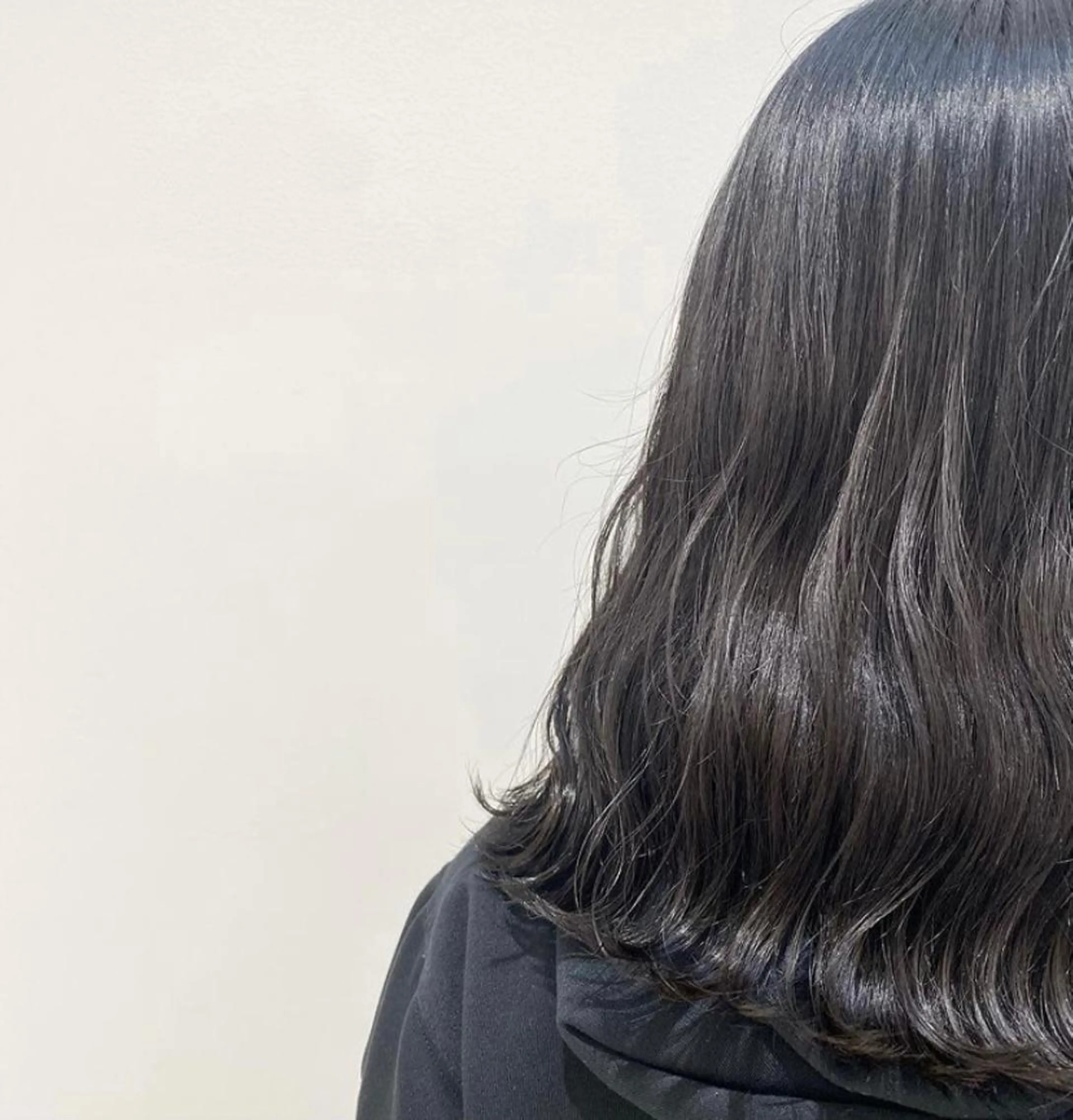 セミロング カラー 黒髪 ブルーカラー ブルーブラック 透明感カラー 韓国風愛されヘア 🇰🇷RITO🎀のヘアスタイル