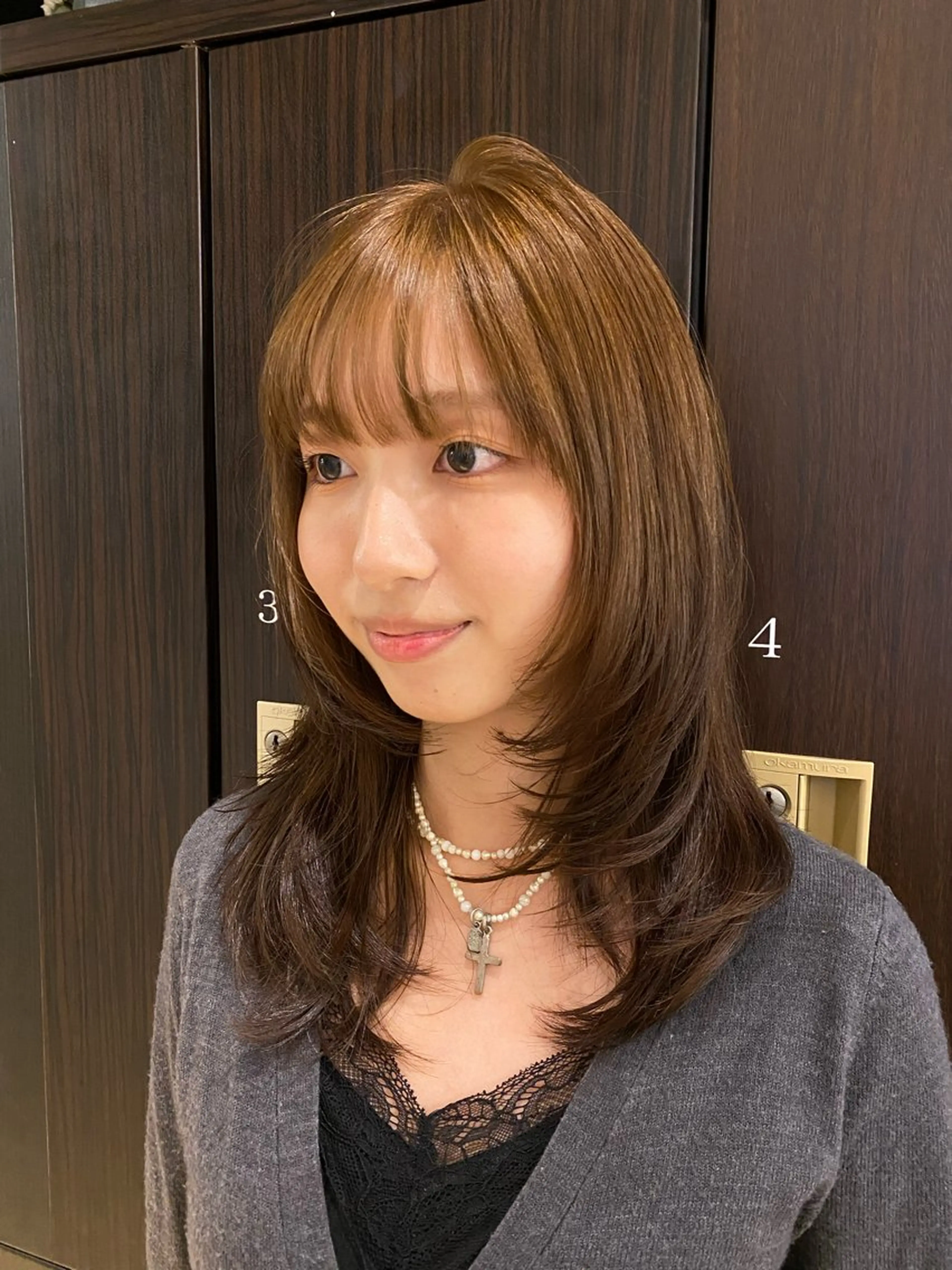 セミロング カラー ヘアカラー ナチュラルヘア🫧 ナナミのヘアスタイル