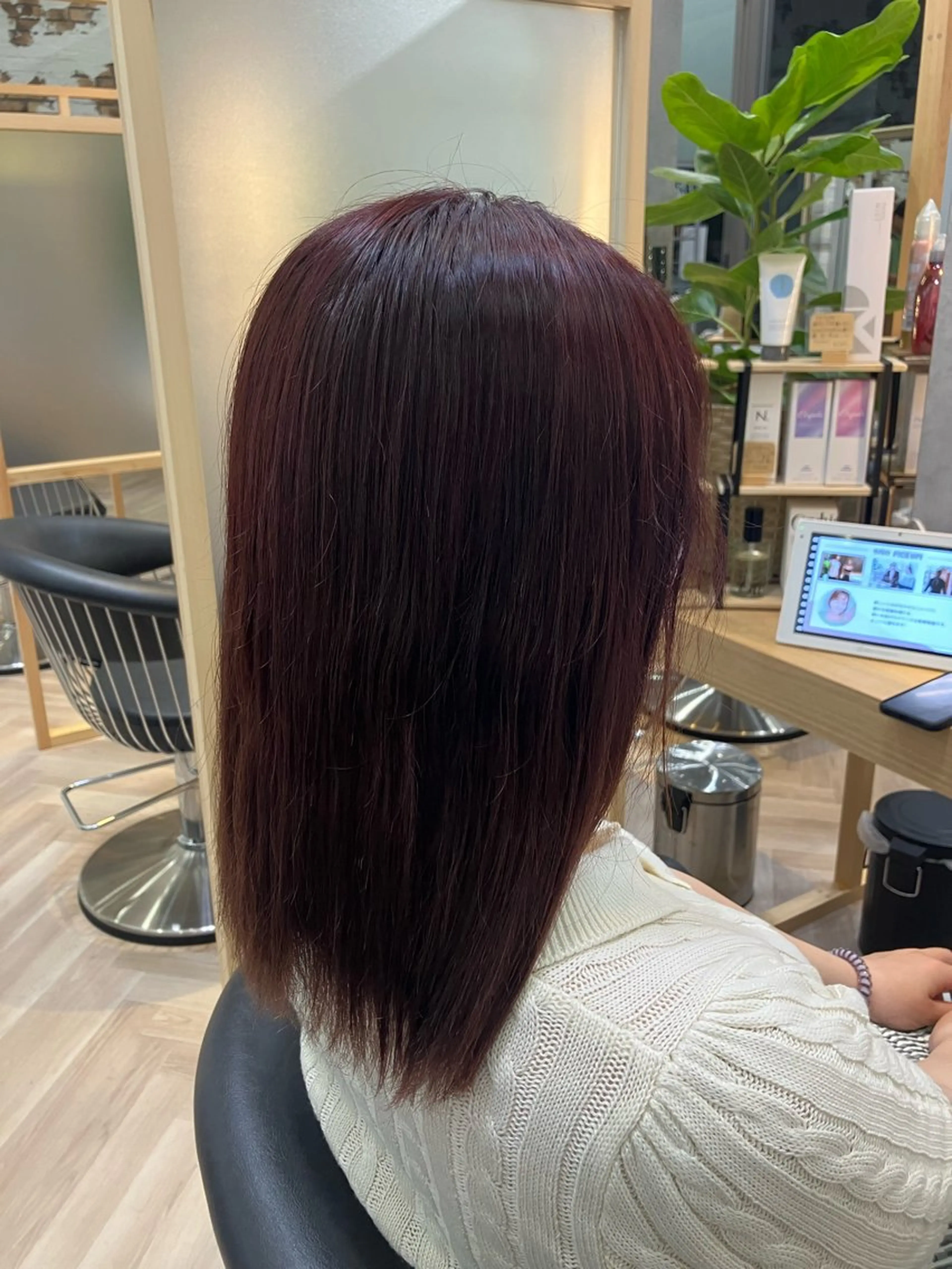 セミロング カラー せと みずはのヘアスタイル