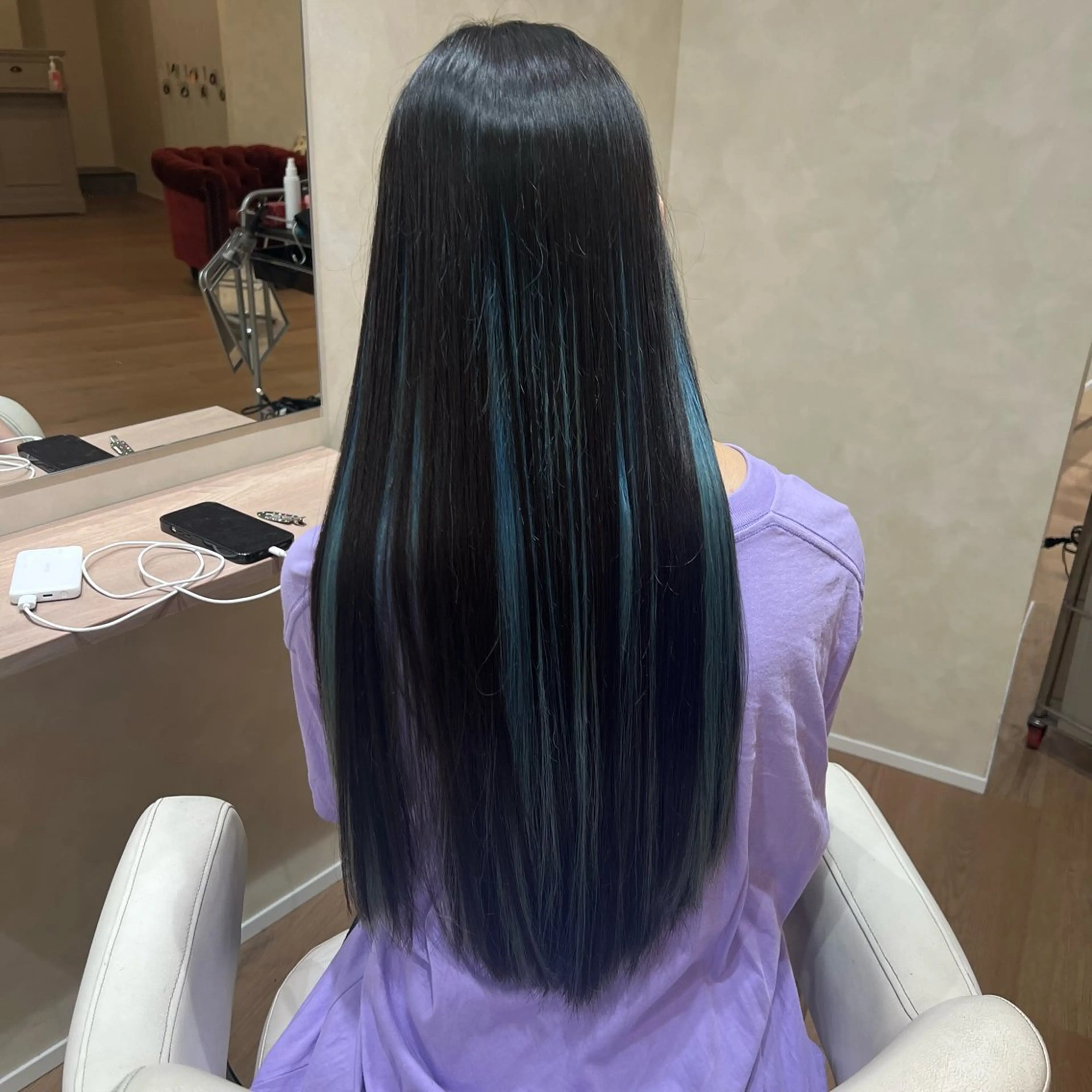 似合わせカット＋＜チラ見せが可愛い＞インナーカラーの写真