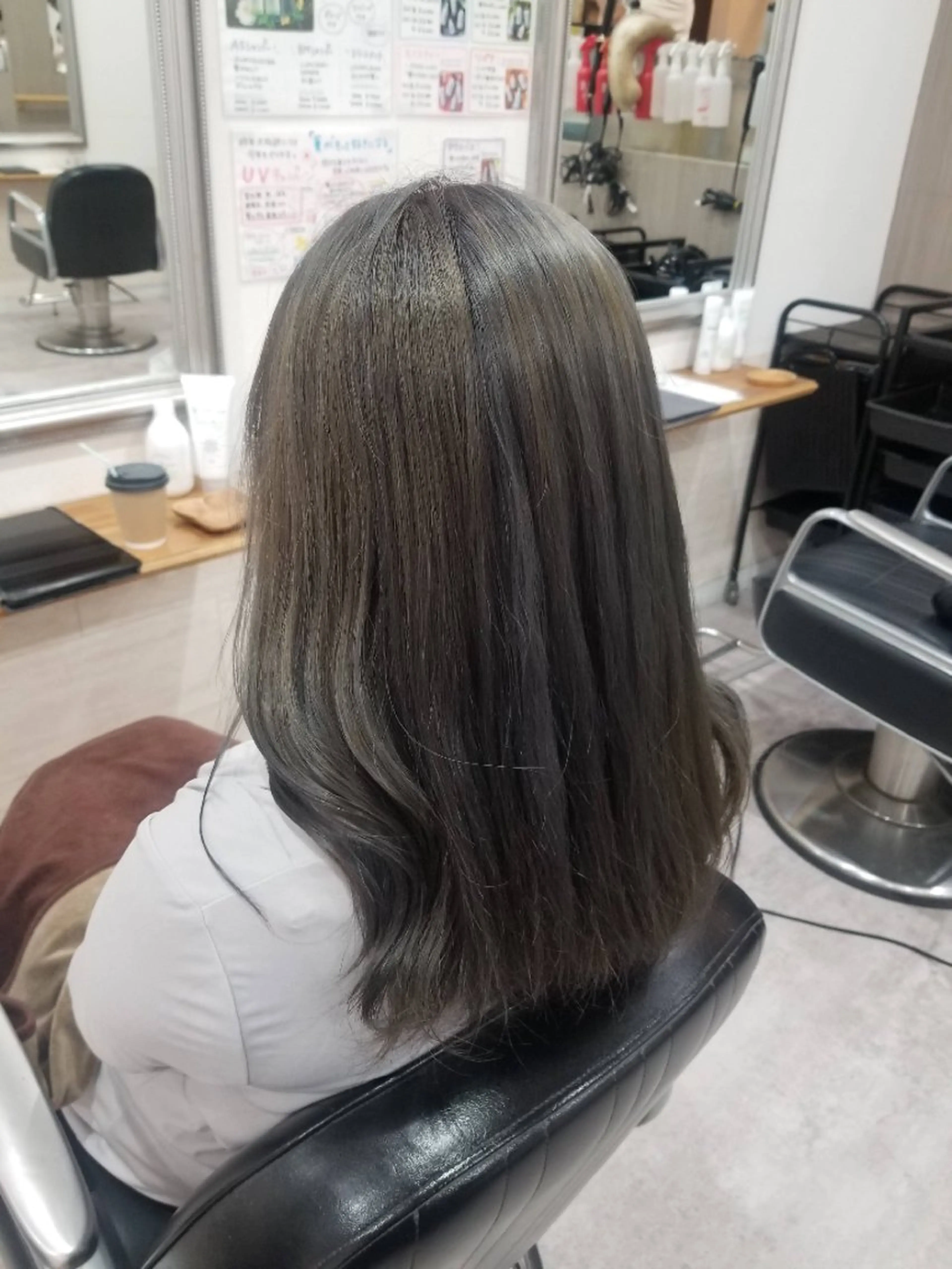 カラー 暖色🍎透明感カラー 🩵小林かりんのヘアスタイル