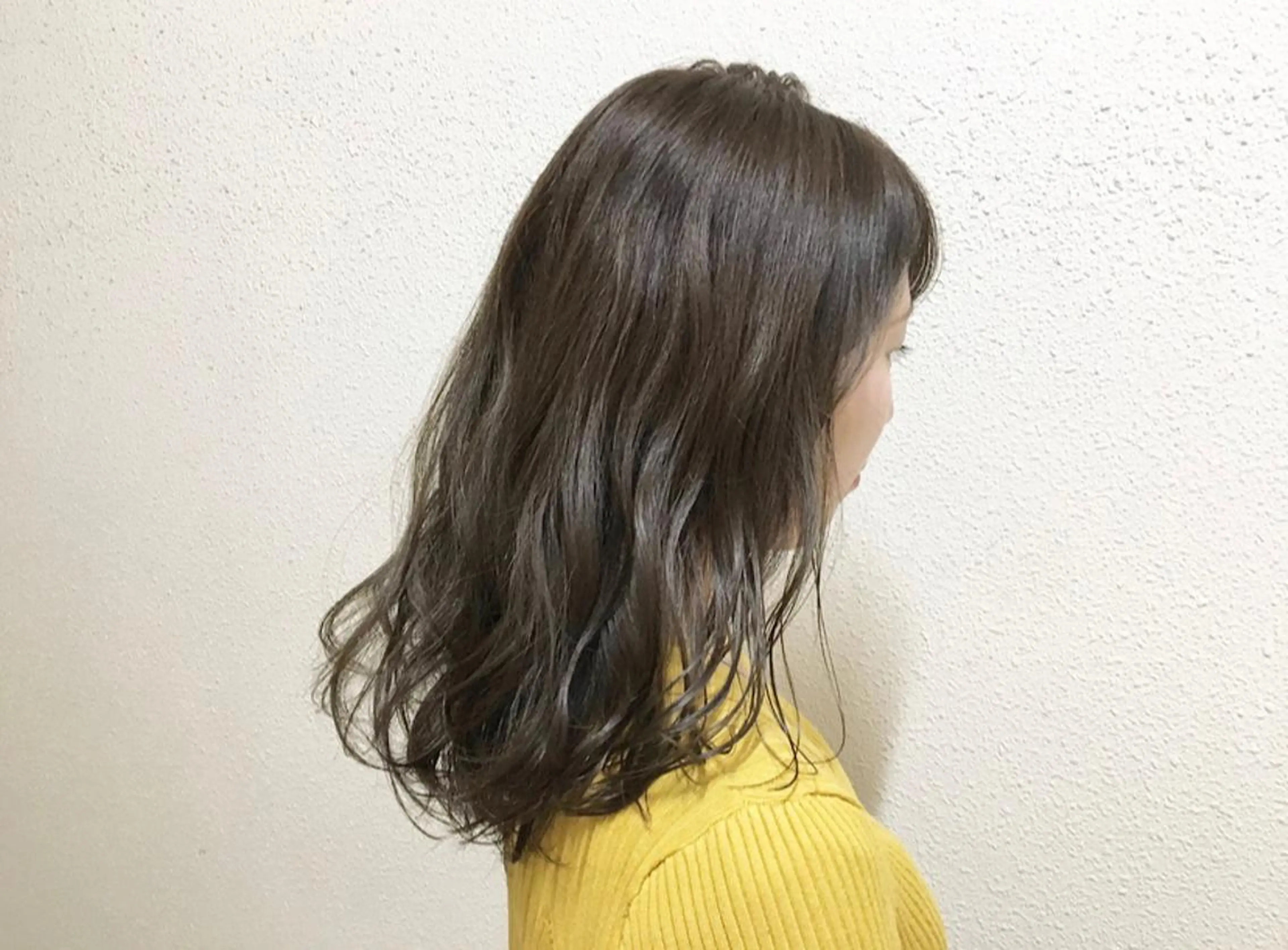 ミディアム カラー グレージュ ヘアカラー トリートメント 半個室女性salon 🩰Natsumiのヘアスタイル