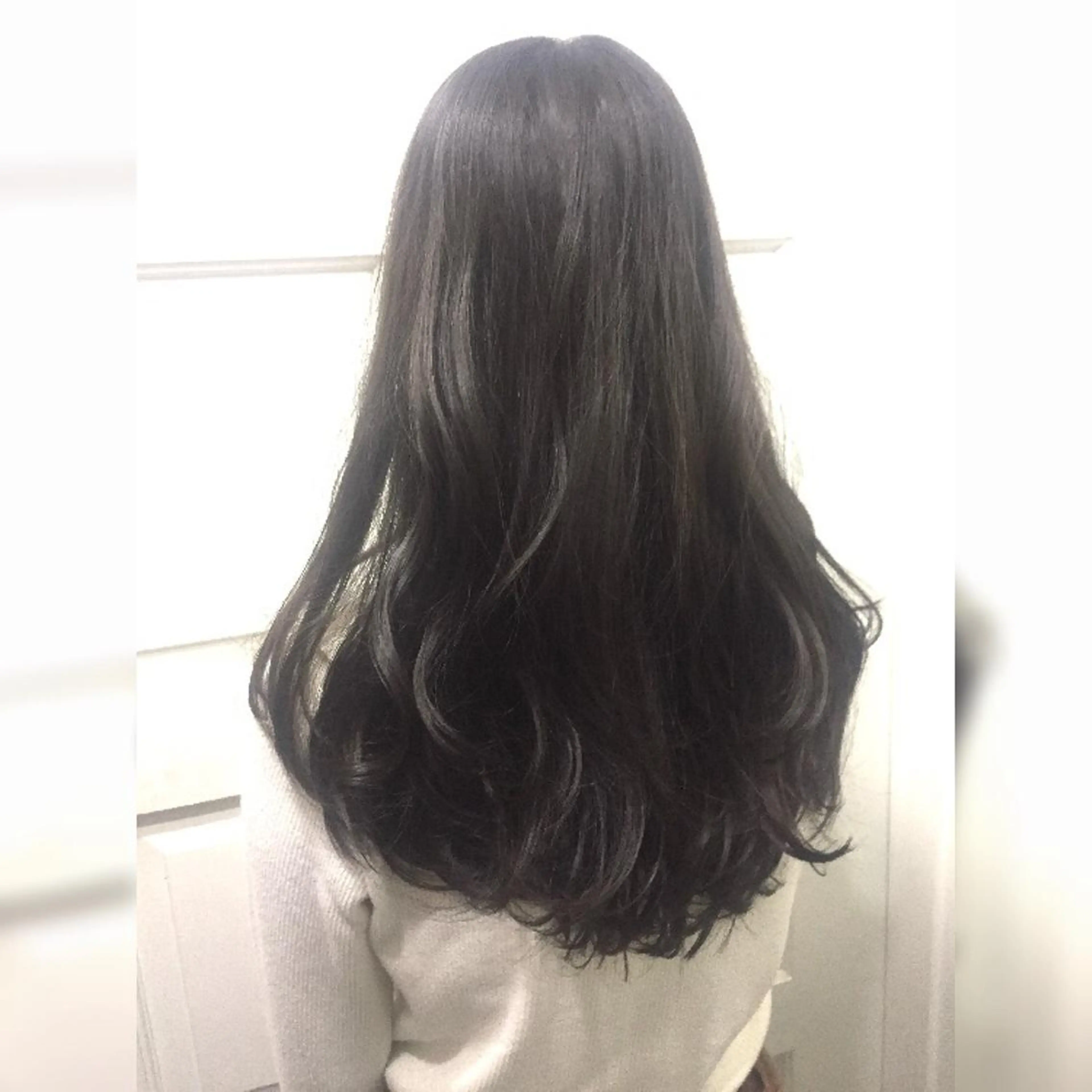 ミディアム セミロング ロング カラー グレージュ オリーブグレージュ オリーブグレー Heart's所属・若杉 諒のヘアスタイル