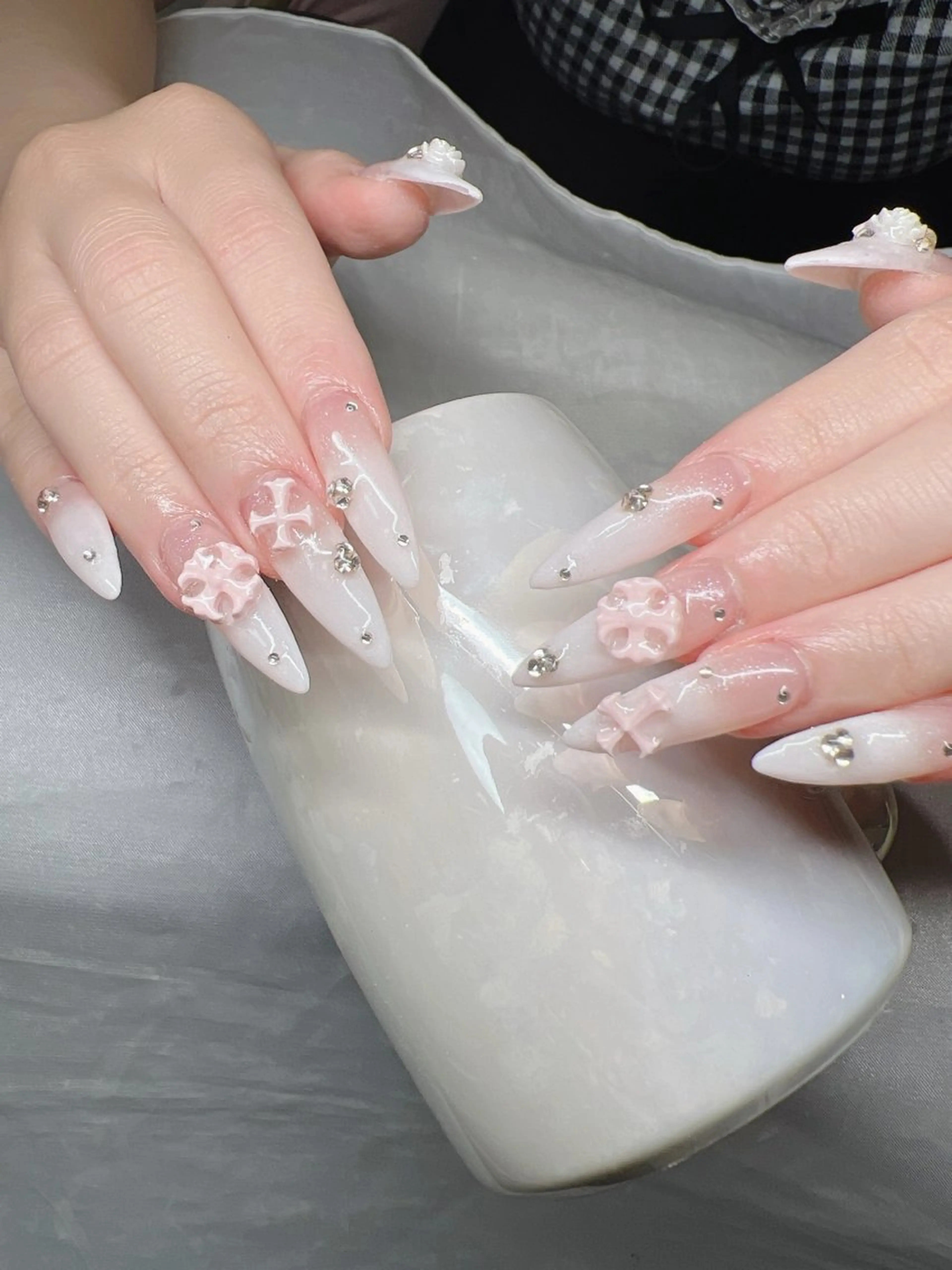 ネイル 長さ出し グラデーション 卒業式 キラキラネイル マグネットネイル ハンドネイル Lee Nailsのネイルデザイン