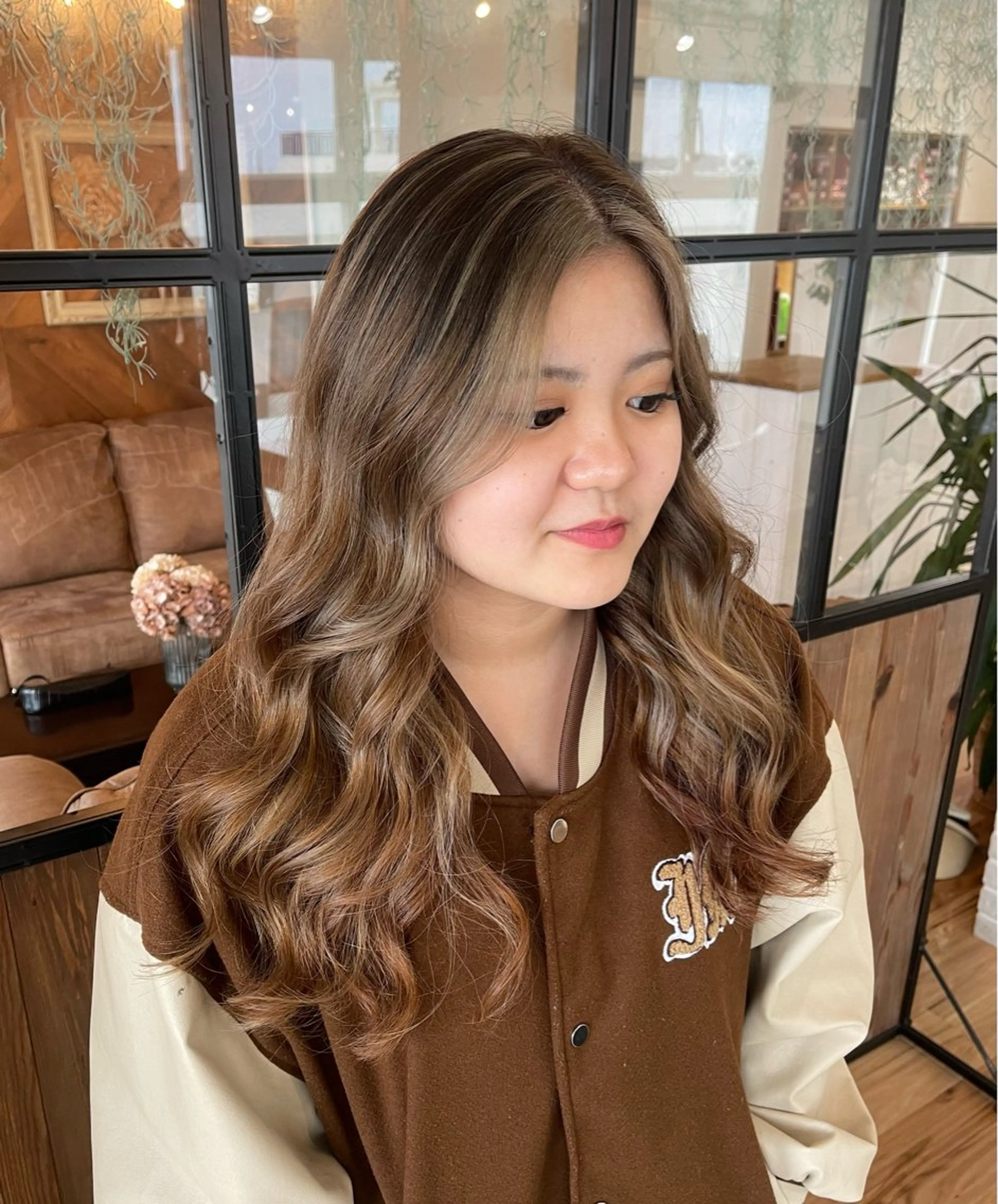 カラー LA BELLA所属・LA BELLA マリナのヘアスタイル