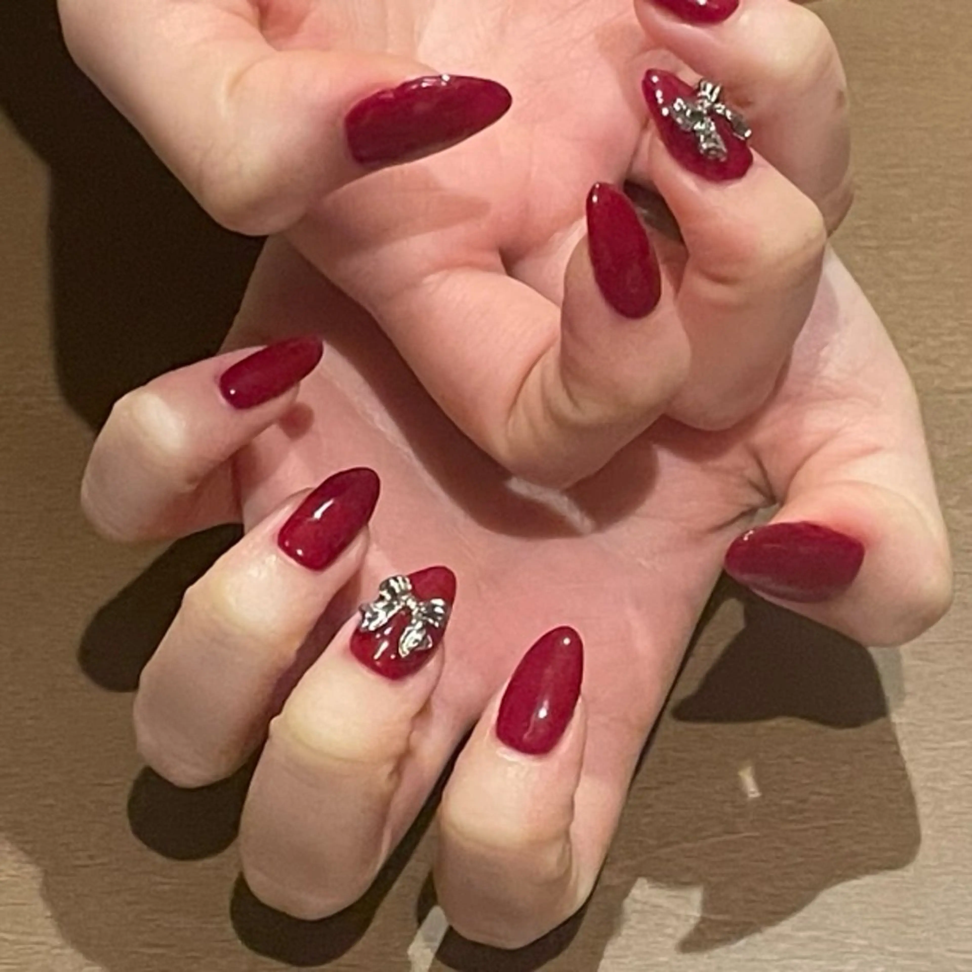 ネイル ワンカラーネイル 赤色 🦋hana / nail / AOのネイルデザイン