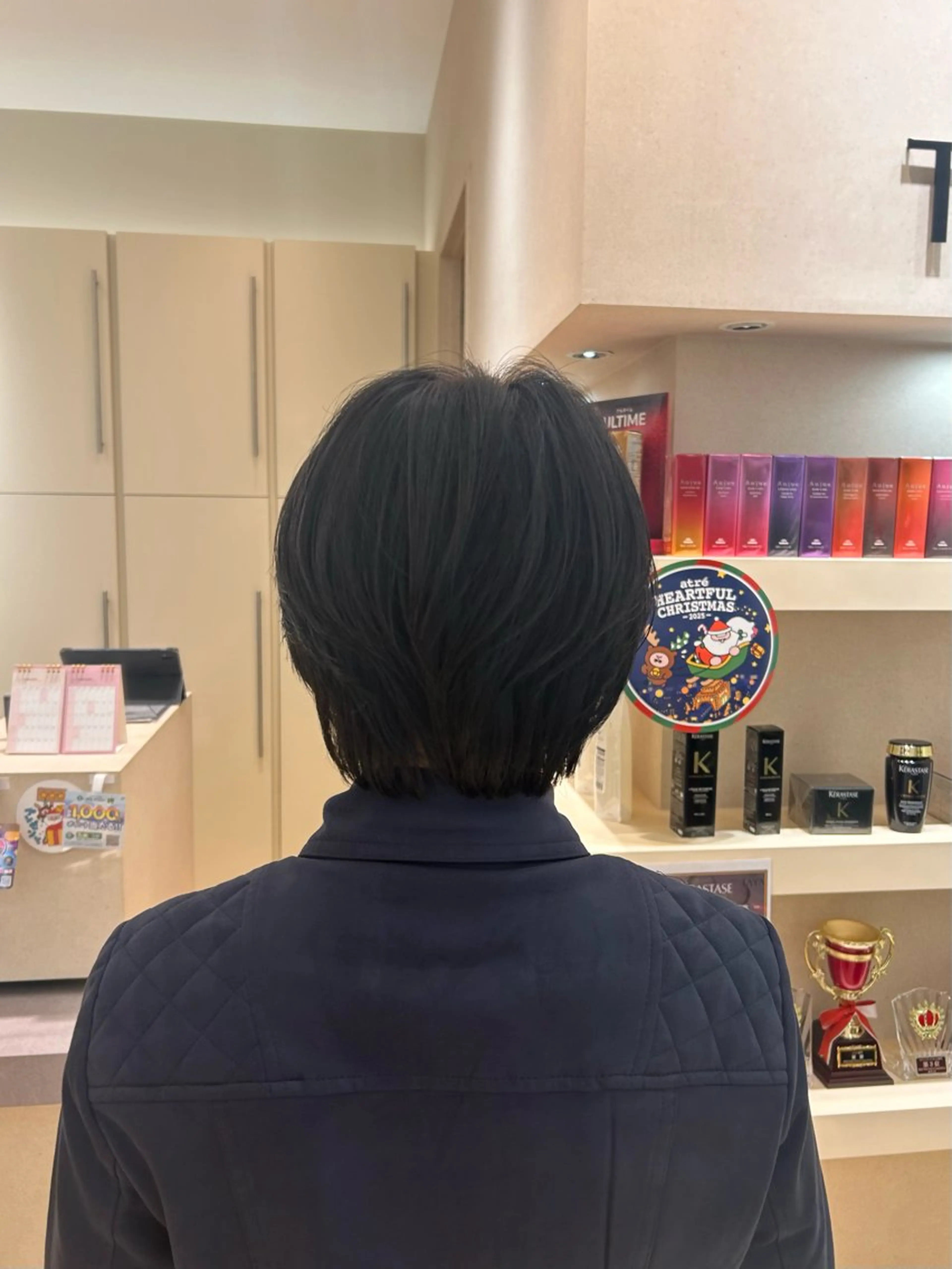 ショート 三富 陽菜のヘアスタイル