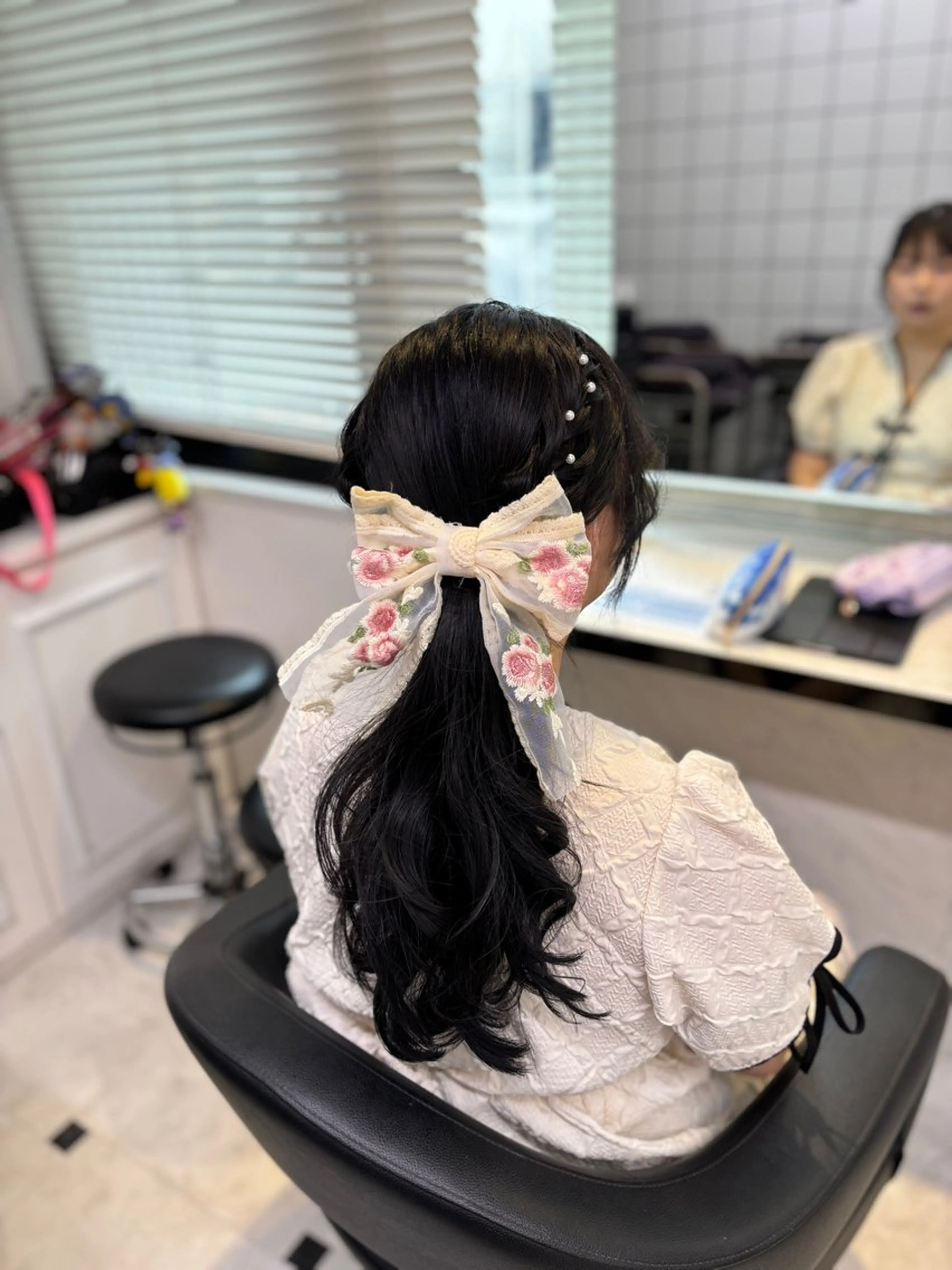 ロング カラー ヘアアレンジ ヘアセット 💙ハイトーン韓国風 色白ヘア💙manaのヘアスタイル