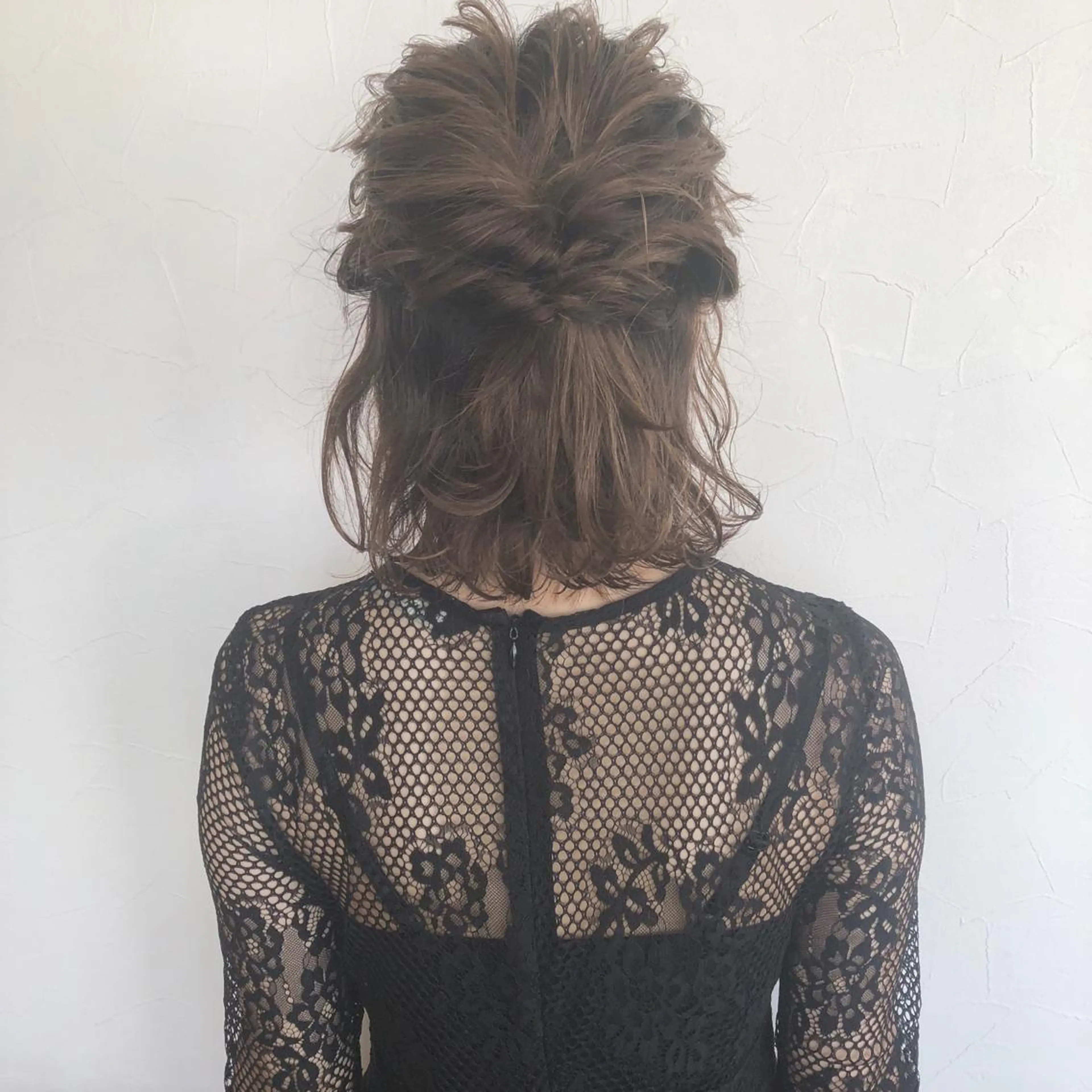 ミディアム カラー ヘアアレンジ ハーフアップ 結婚式・ブライダル HAIR LEAP所属・LEAP MISAのマツエク・マツパデザイン