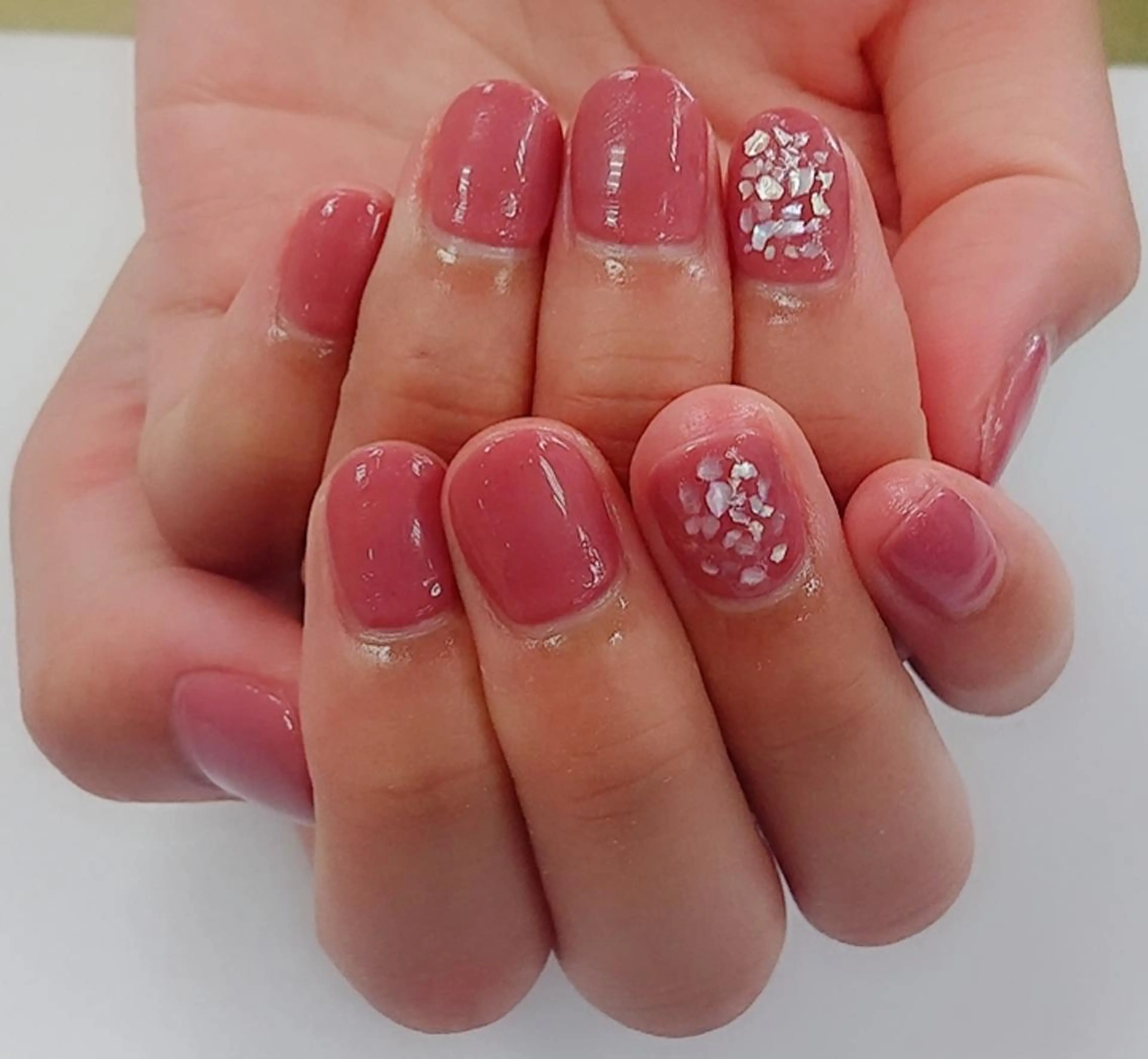 ネイル ホワイト 🍒当日もOK🍒 𝑳𝑼𝑵𝑨花井のネイルデザイン