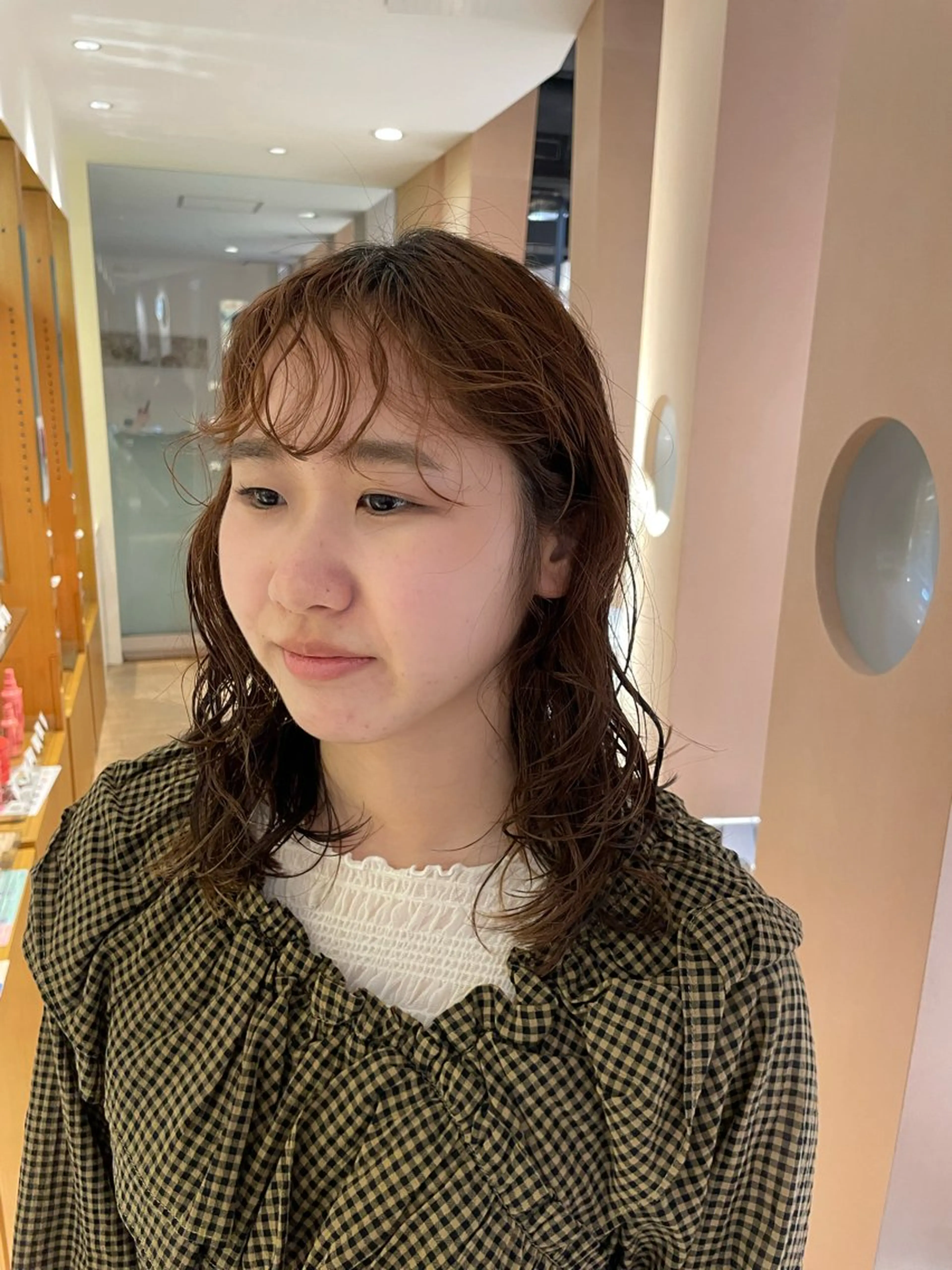 ミディアム パーマ ミディアムパーマ くせ毛 顔周りカット レイヤーカット 吉永 琴香のヘアスタイル
