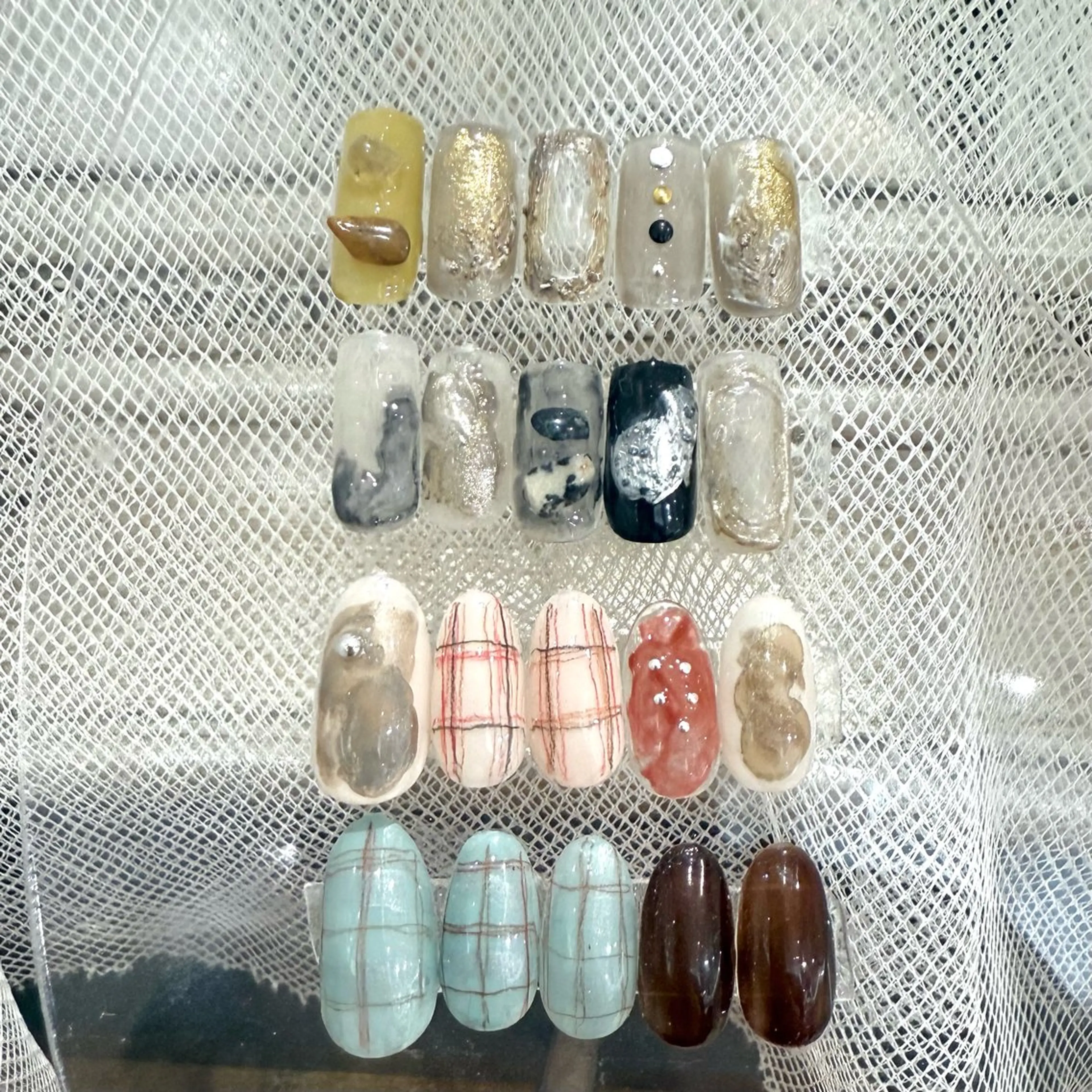ネイル ハンドネイル chika .のネイルデザイン
