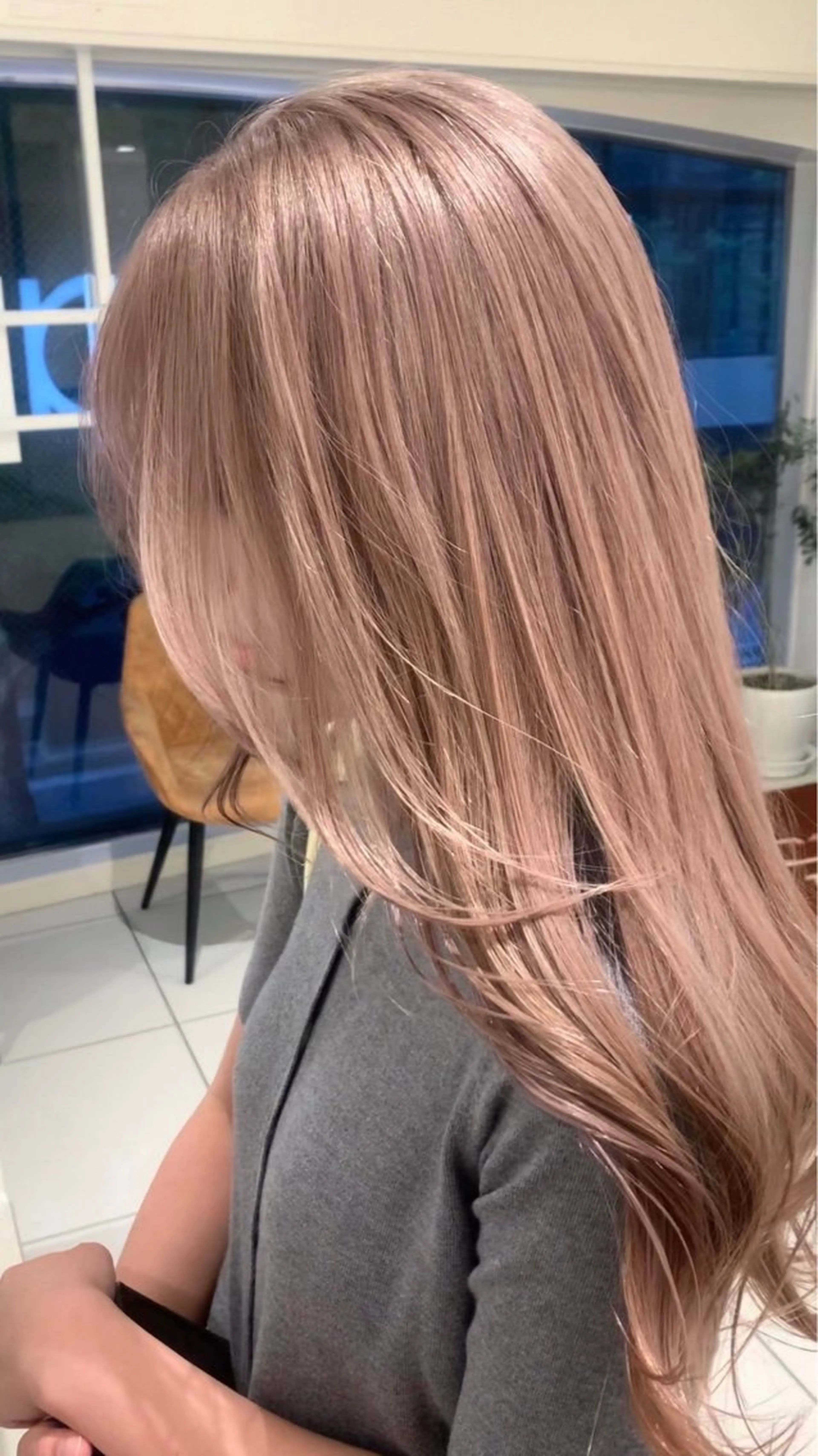 ロング カラー ブリーチ ピンクカラー ヘアカラー トリートメント 🤎ハイライト/ 艶カラー/銀座🤎のヘアスタイル