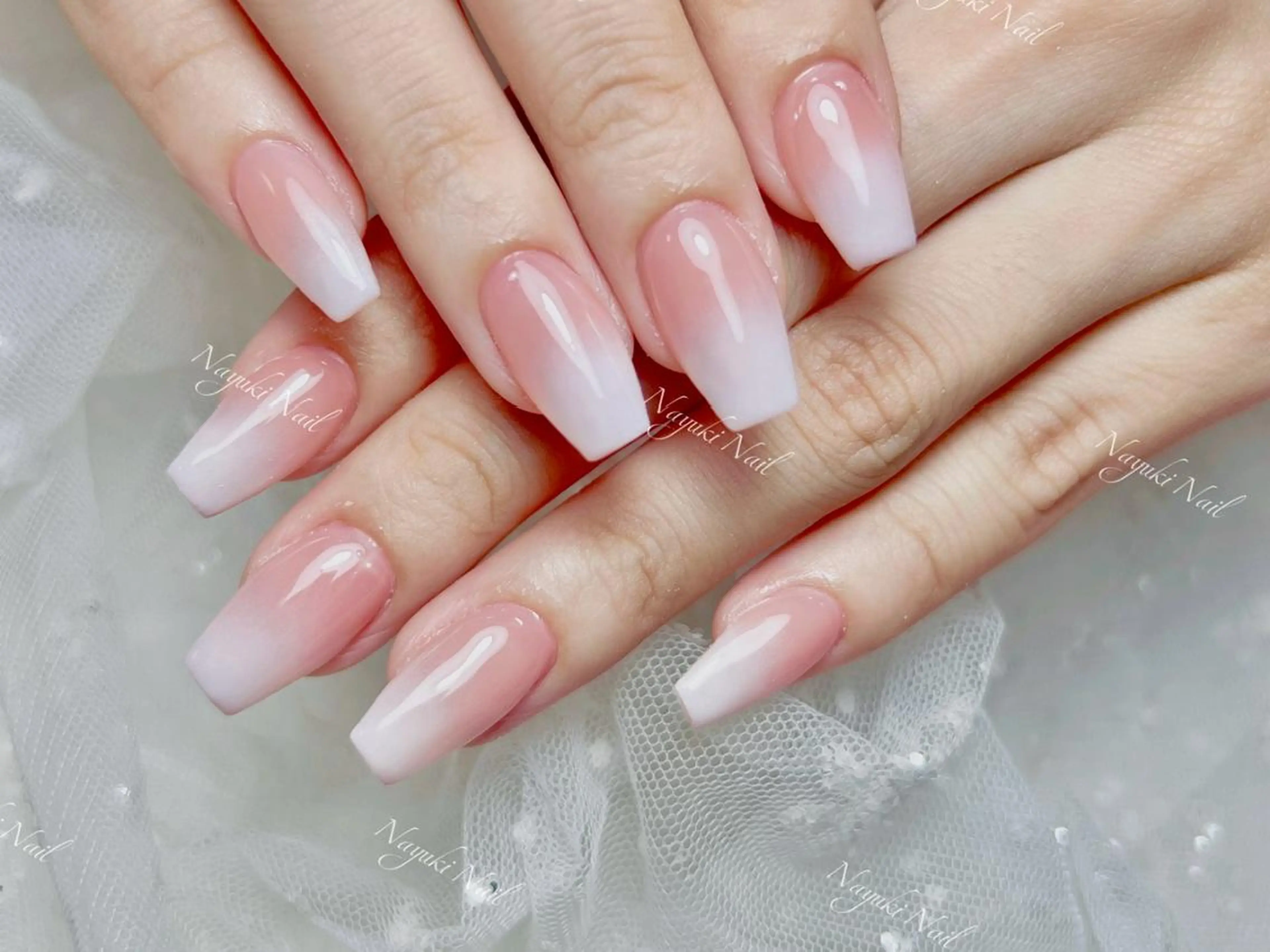 ネイル 🦋 Queenieのネイルデザイン