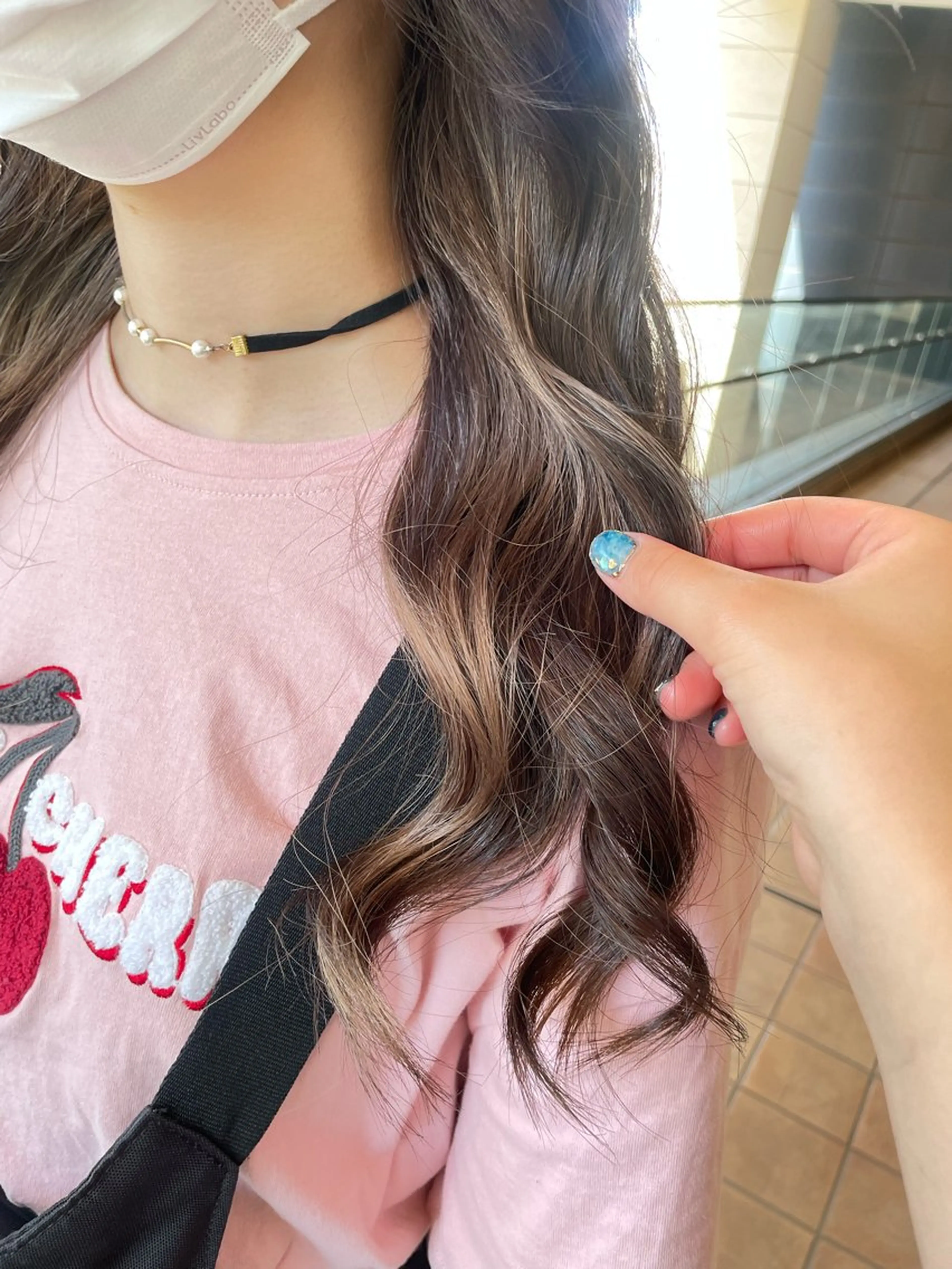 ロング ハイライト 髪質改善 縮毛矯正 トリートメント 酸性ストレート カット ヘアカラー 肌までキレイ見え✨️ 赤み消し特化のヘアスタイル
