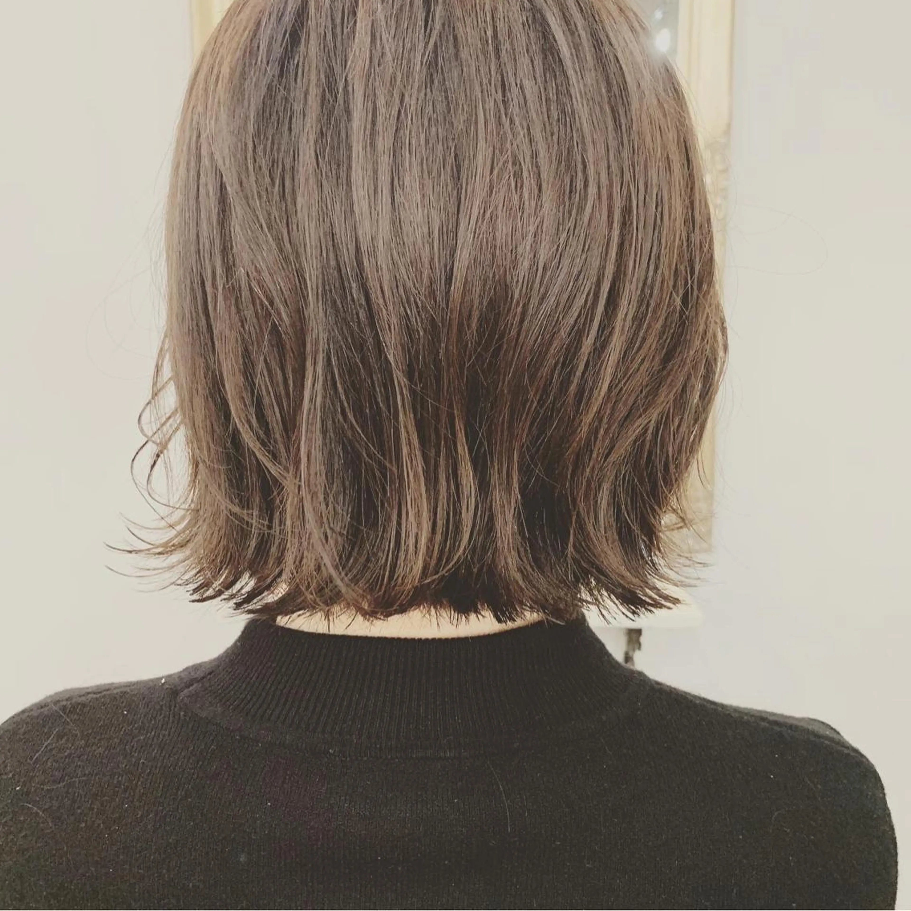 ショート カラー ボブ 外ハネヘア アンフィーヘアー所属・amphihair 高橋祐也のヘアスタイル