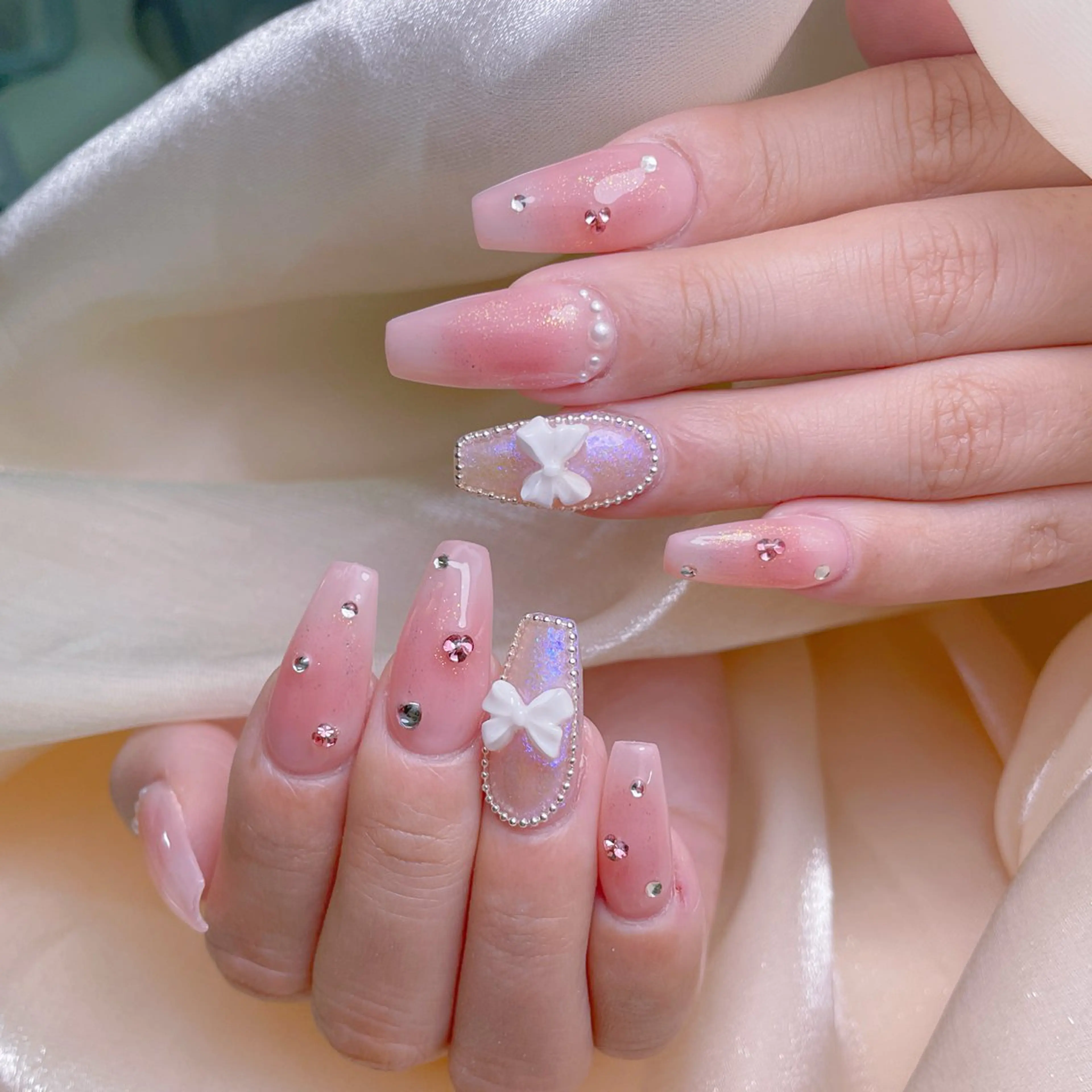 ネイル チークネイル ガーリー キラキラネイル 韓国ネイル スカルプネイル ハンドネイル NailPrincess所属・princess スカルプ専門店のネイルデザイン